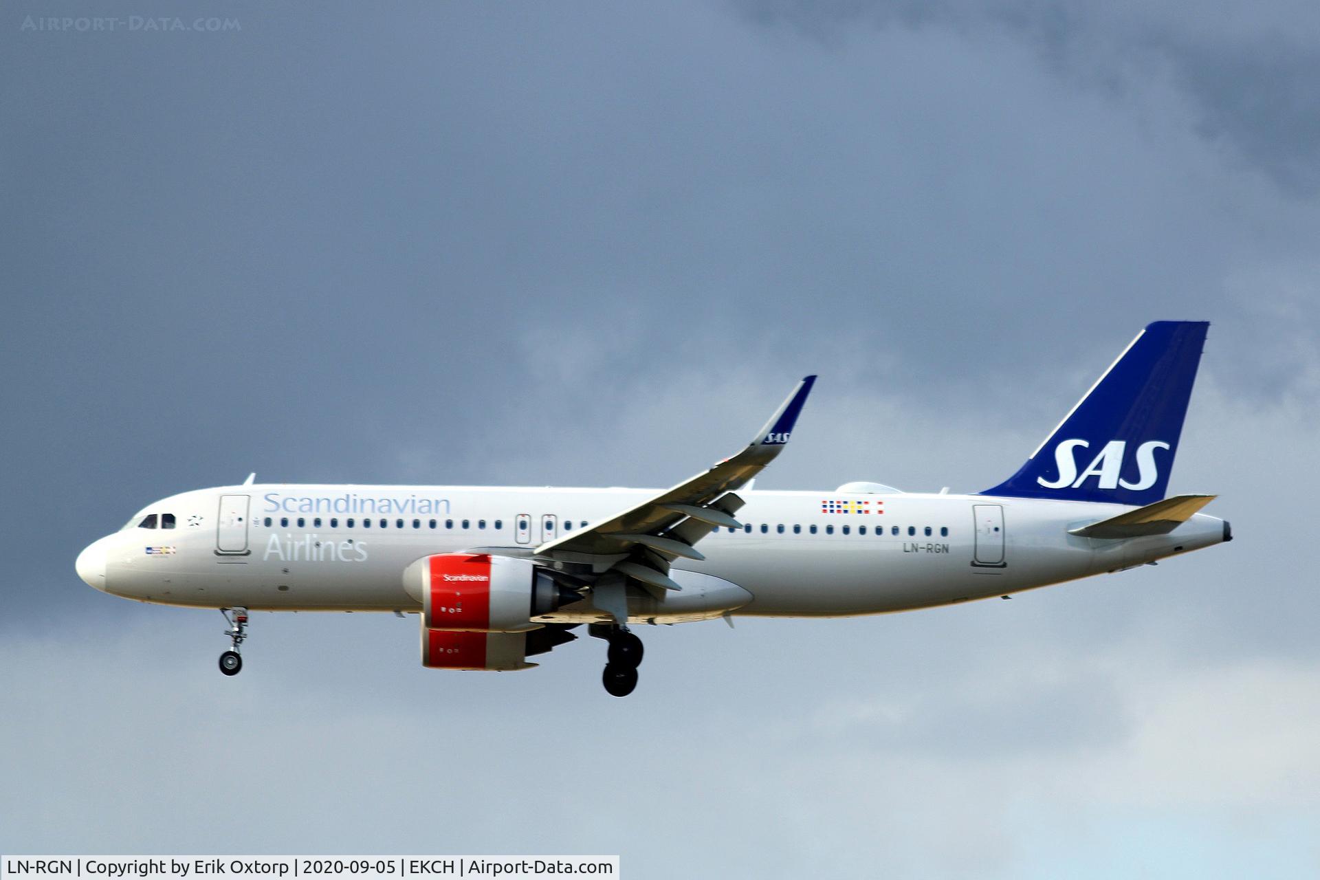 LN-RGN, 2016 Airbus A320-251N C/N 7341, LN-RGN landing rw 22L