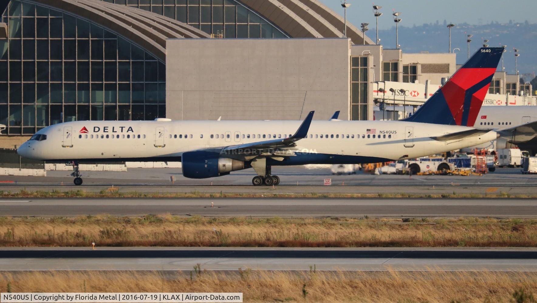 N540US, 1996 Boeing 757-251 C/N 26487, LAX 2016