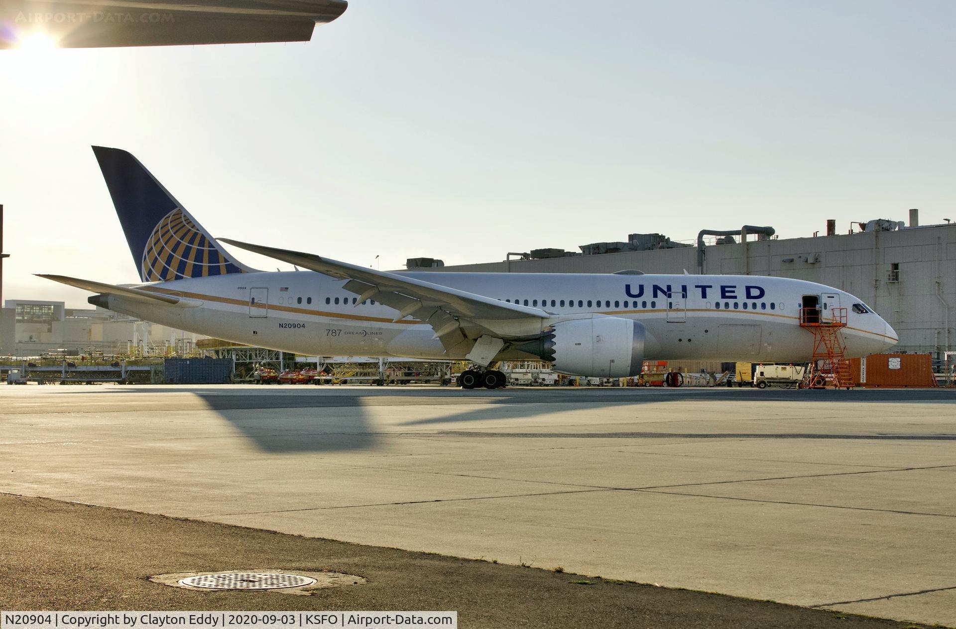 N20904, 2012 Boeing 787-8 Dreamliner C/N 34824, SFO 2020.