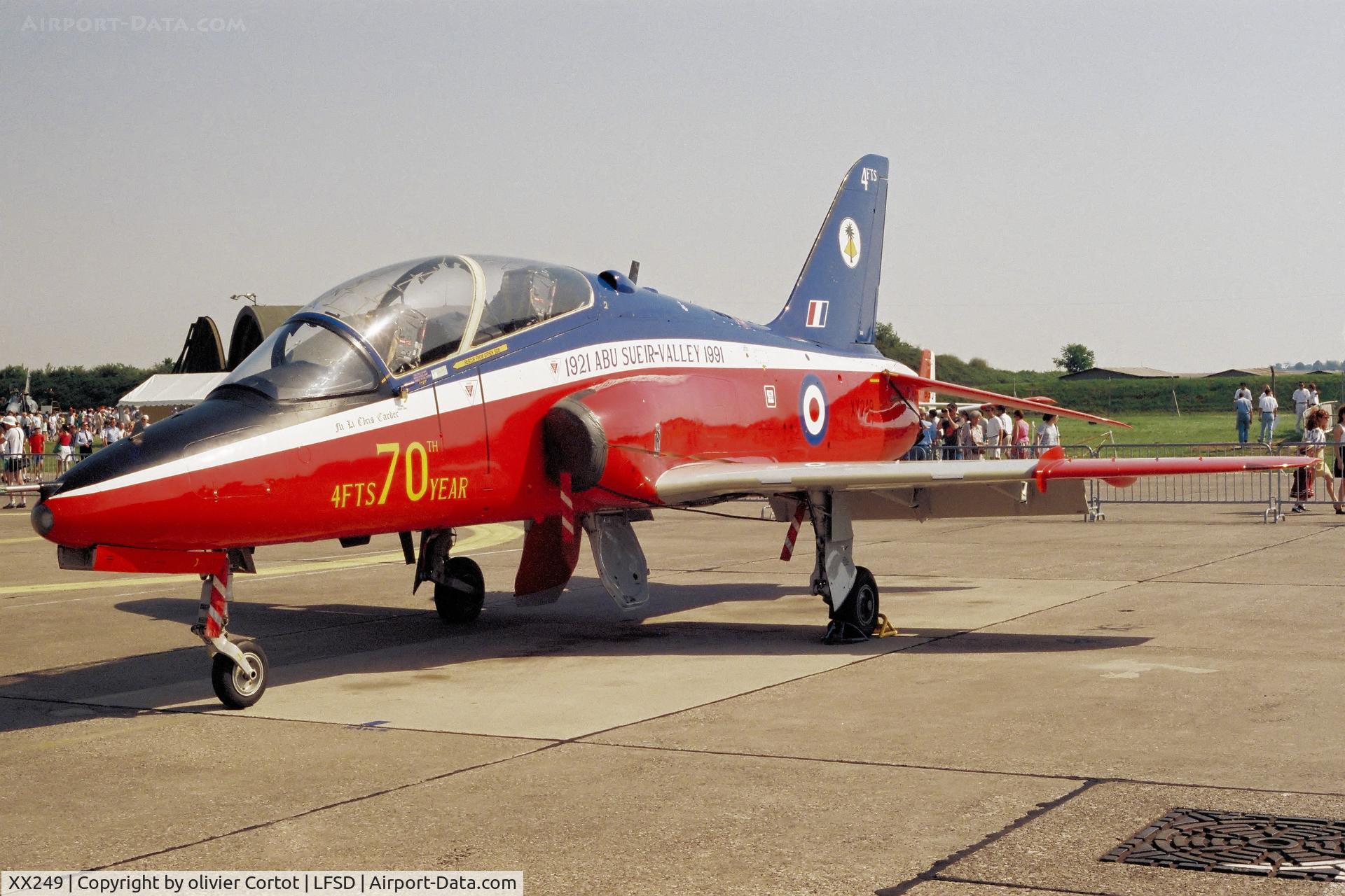 XX249, 1978 Hawker Siddeley Hawk T.1 C/N 085/312085, Dijon airshow 1992