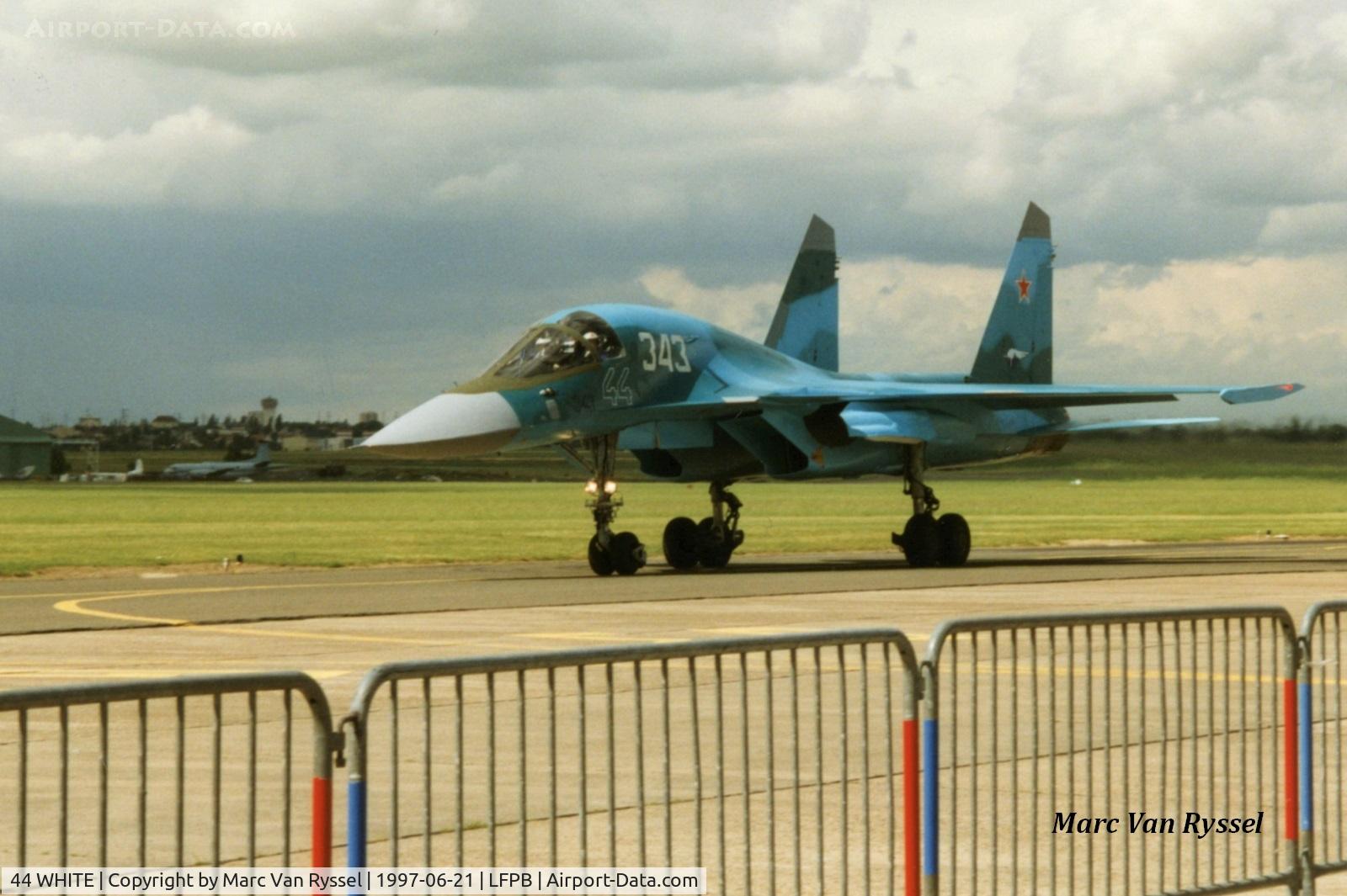 44 WHITE, Sukhoi Su-34 C/N 41160662700573, Paris Air Show 1997.