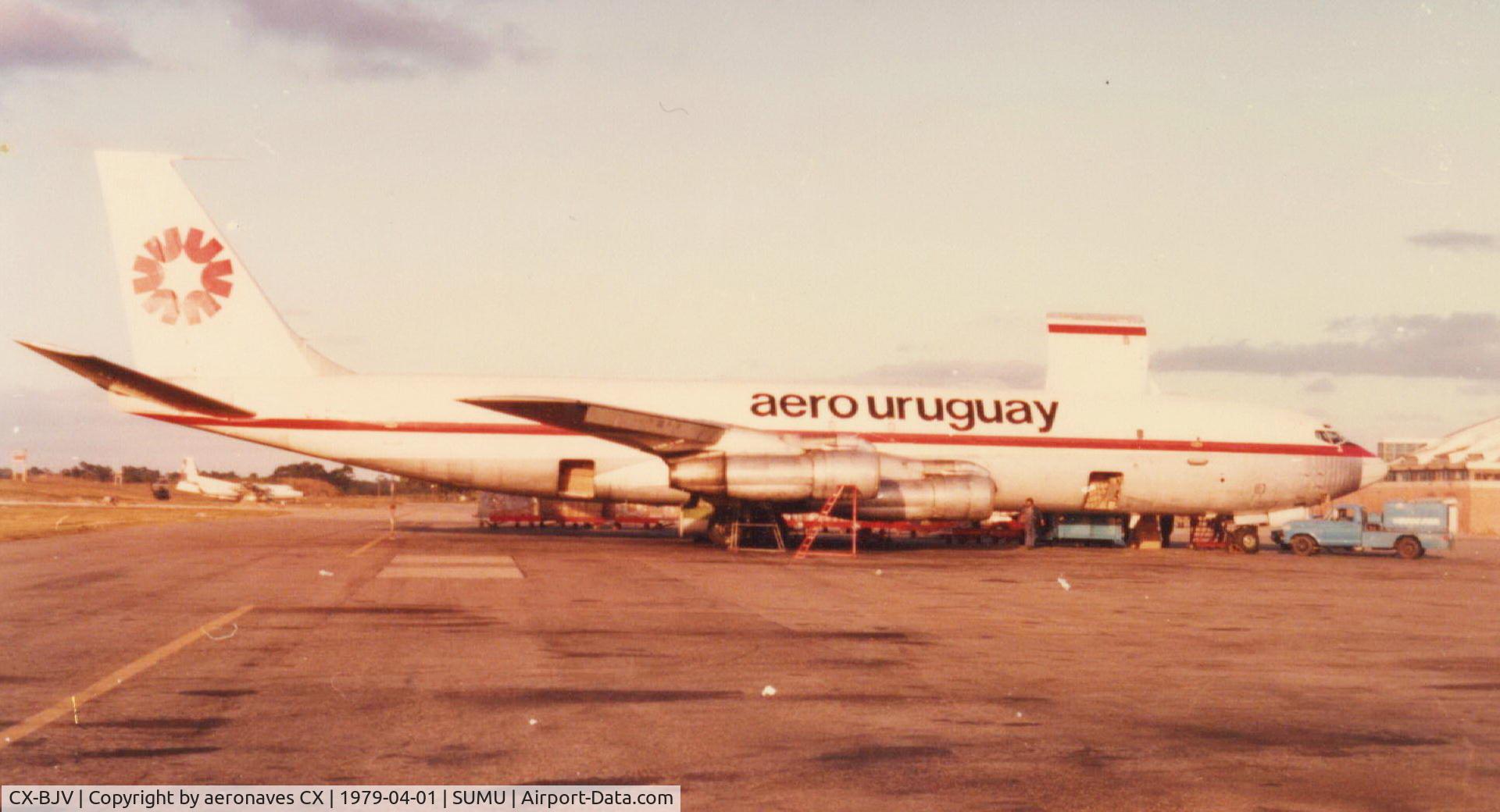 CX-BJV, 1967 Boeing 707-331C C/N 19212, Aeropuerto de Carrasco 1979 - foto archivo Nery Mendiburu