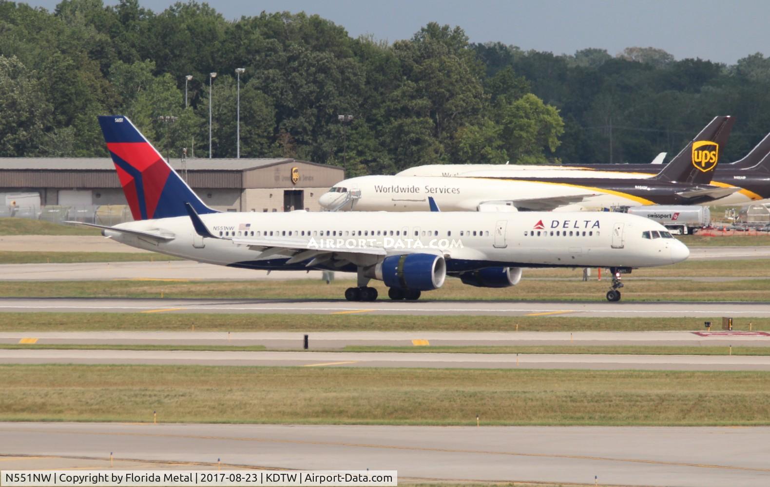 N551NW, 2001 Boeing 757-251 C/N 26498, DTW 2017