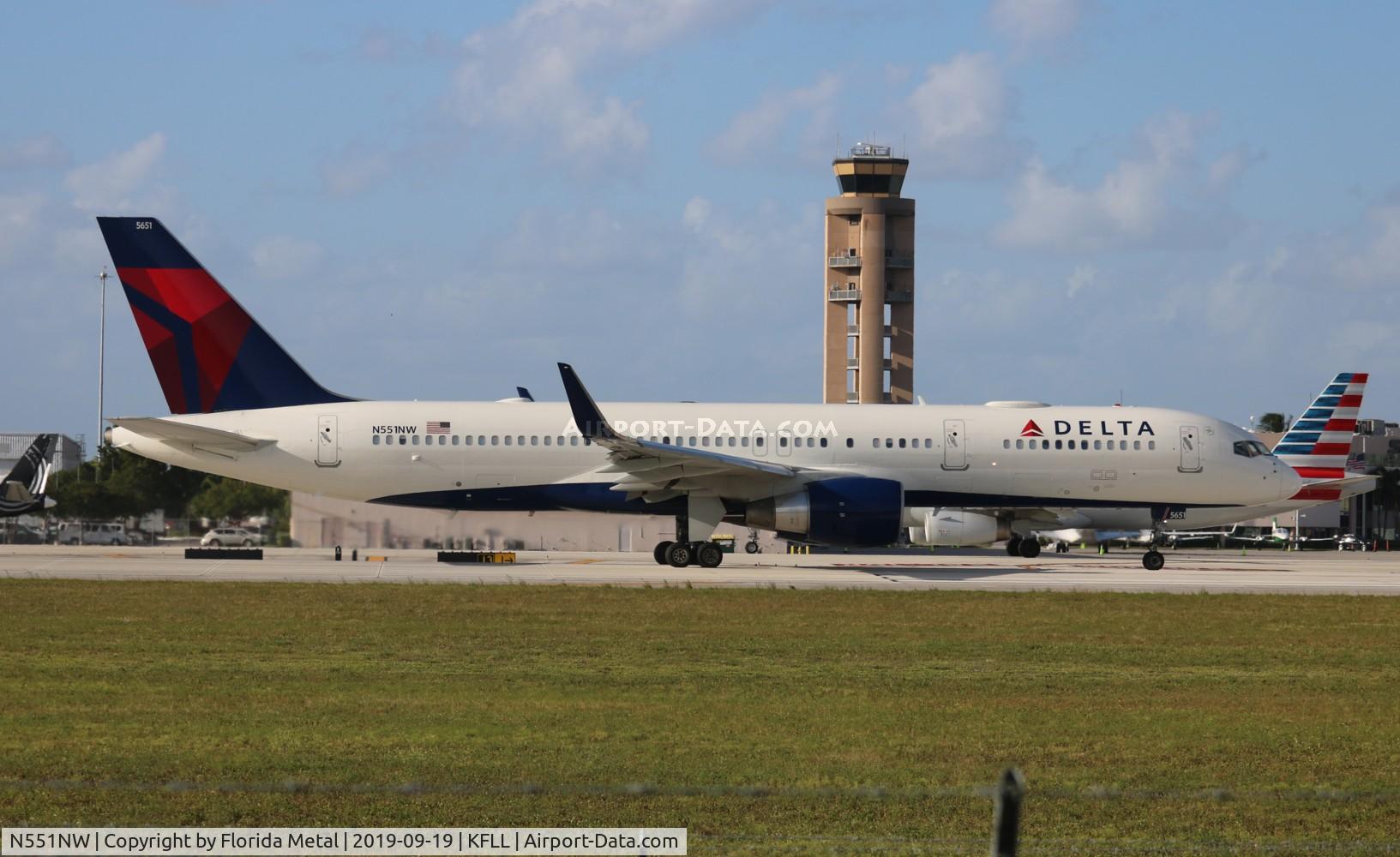 N551NW, 2001 Boeing 757-251 C/N 26498, FLL 2019