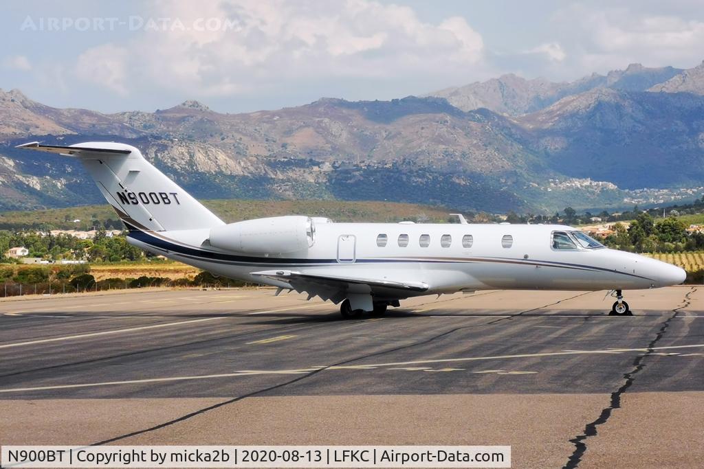 N900BT, 2016 Cessna 525C CitationJet CJ4 C/N 525C-0224, Parked