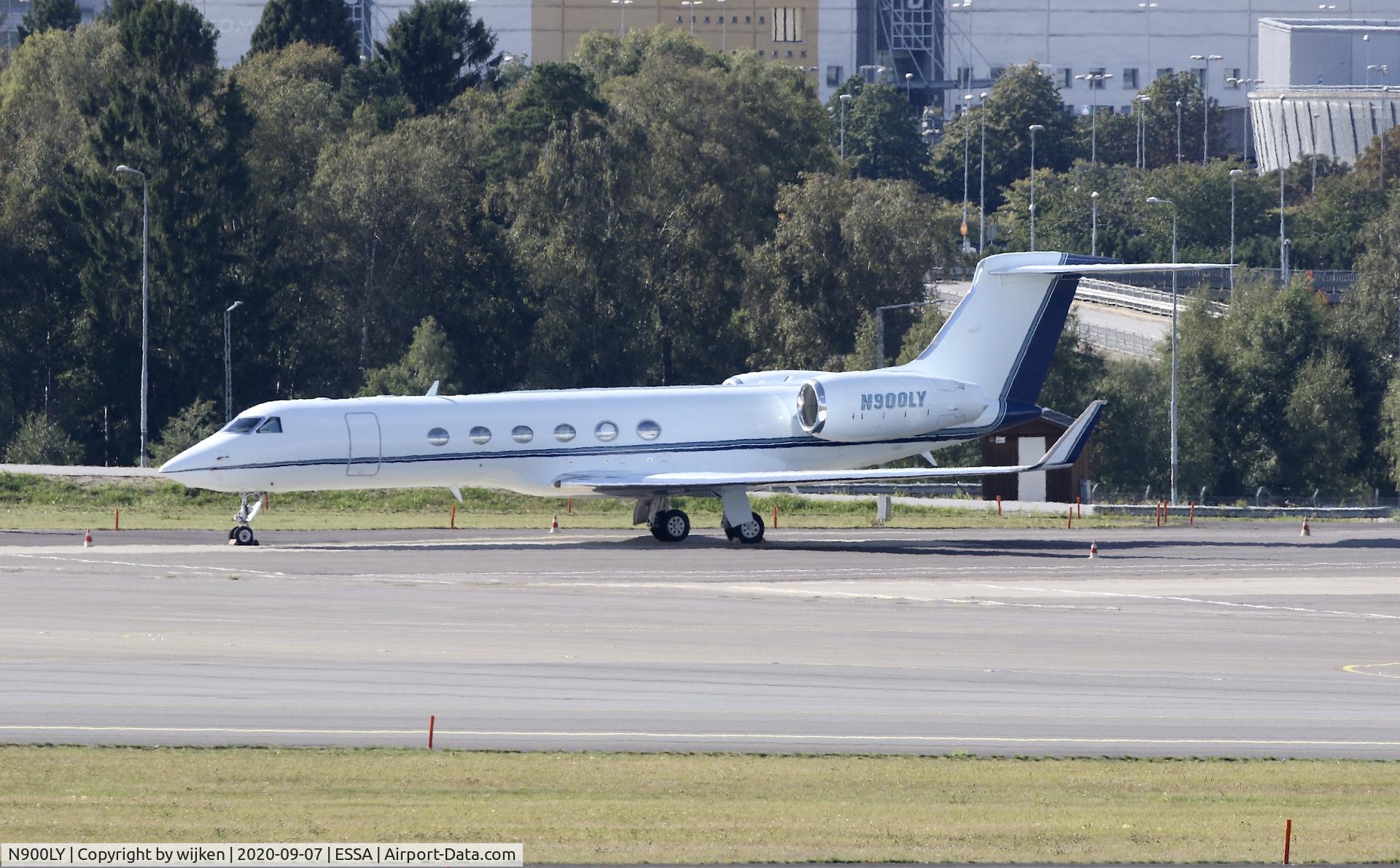 N900LY, 2001 Gulfstream Aerospace G-V C/N 661, Ramp M