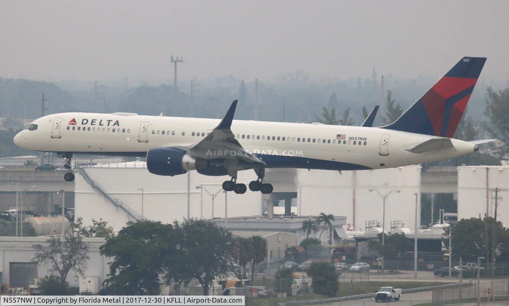 N557NW, 2002 Boeing 757-251 C/N 33393, FLL 2017