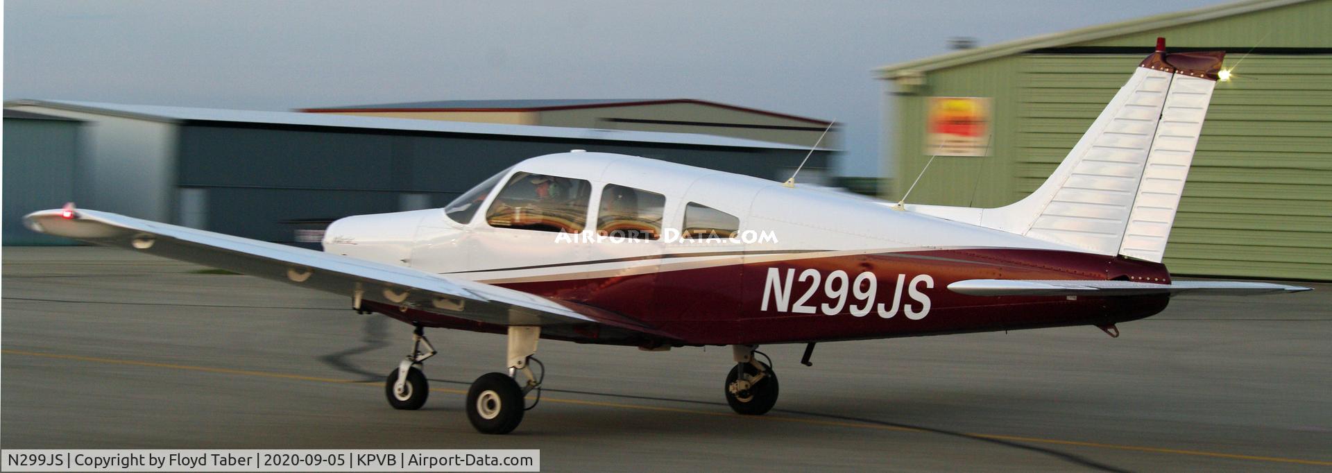 N299JS, 1974 Piper PA-28-151 C/N 28-7415313, Just landed at Platteville