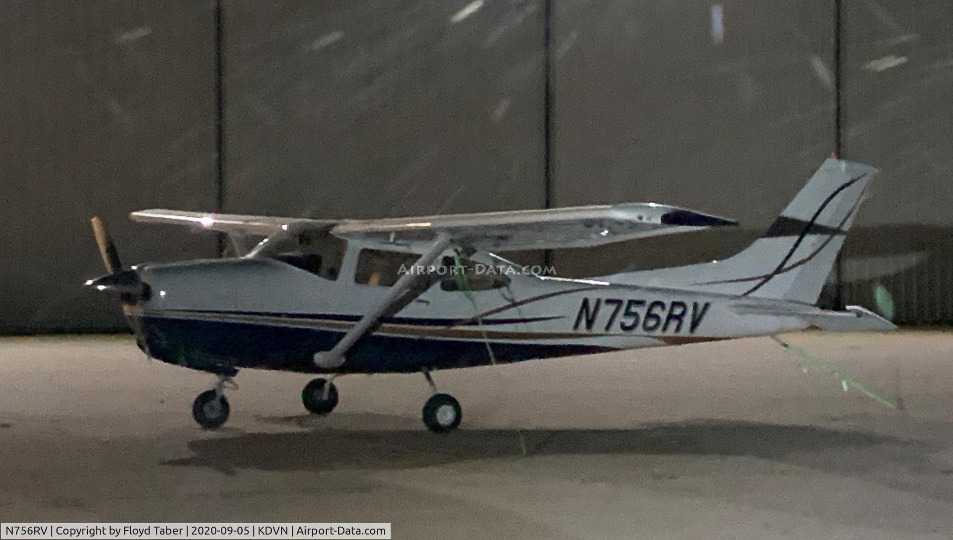 N756RV, 1979 Cessna TR182 Turbo Skylane RG C/N R18201141, General Aviation Ramp KDVN