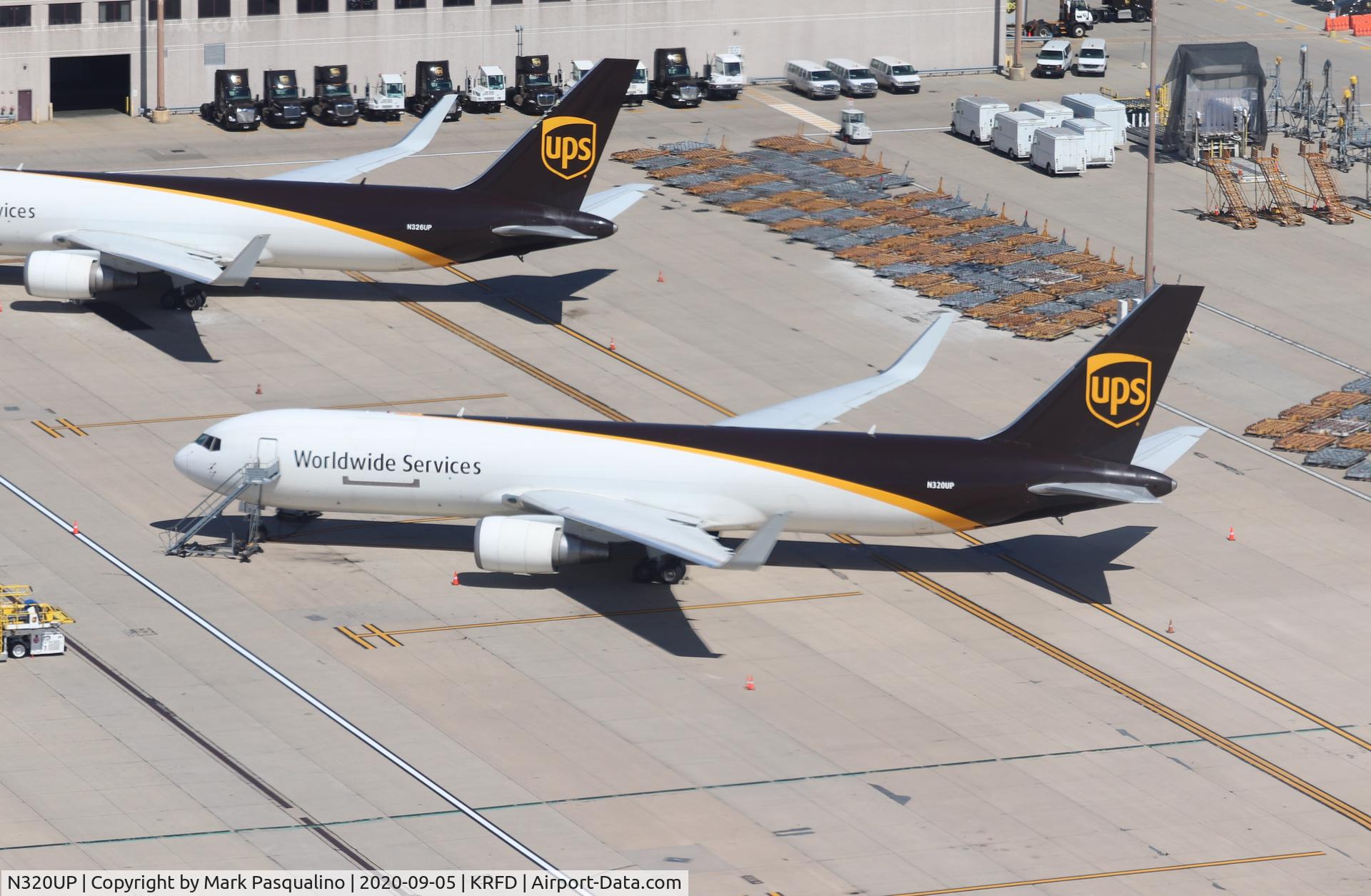 N320UP, 1997 Boeing 767-34AF C/N 27747, Boeing 767-34AF