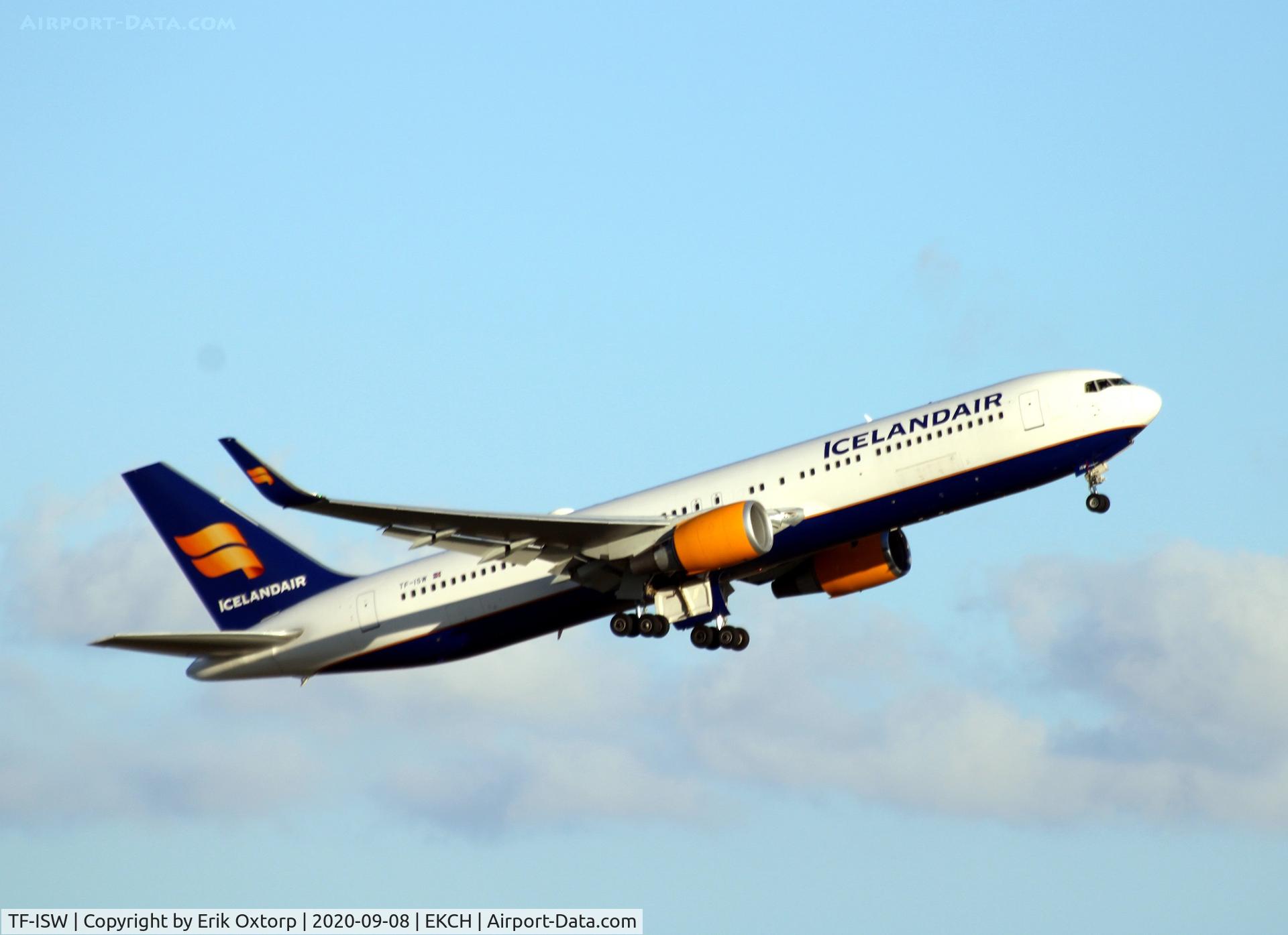 TF-ISW, 1997 Boeing 767-319/ER C/N 28745, TF-ISW taking off rw 22L