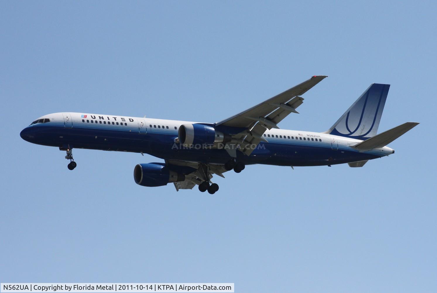 N562UA, 1992 Boeing 757-222 C/N 26664, TPA 2011