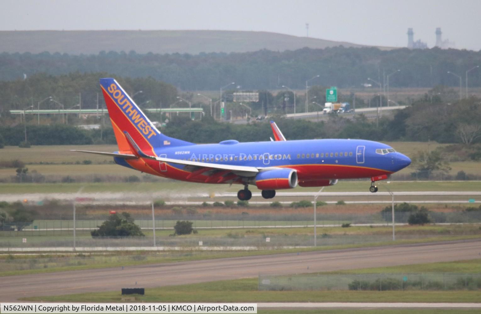 N562WN, 2000 Boeing 737-790 C/N 30778, MCO 2018