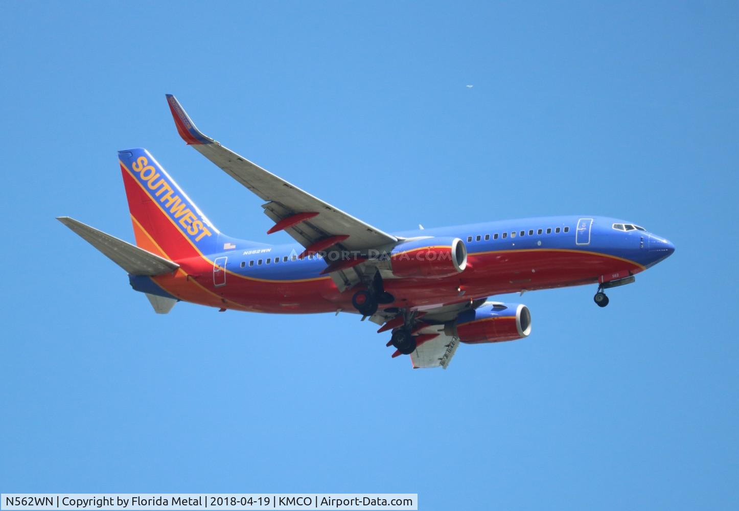 N562WN, 2000 Boeing 737-790 C/N 30778, MCO 2018