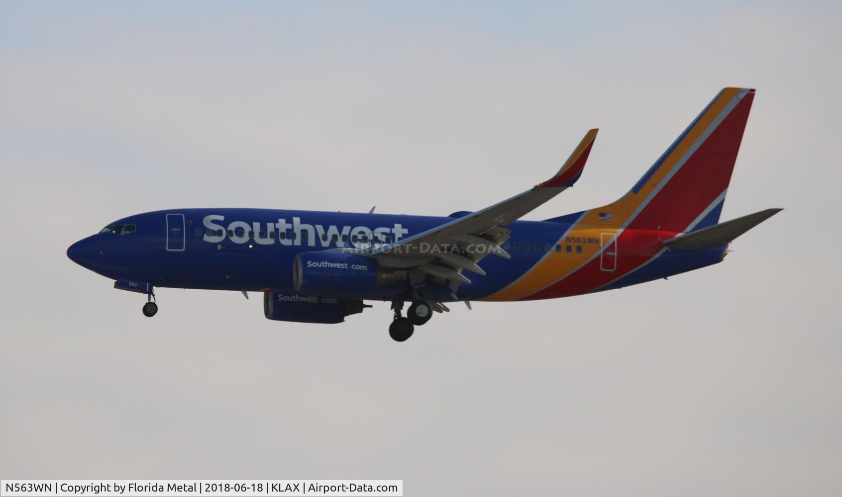 N563WN, 2005 Boeing 737-752 C/N 34296, LAX 2018