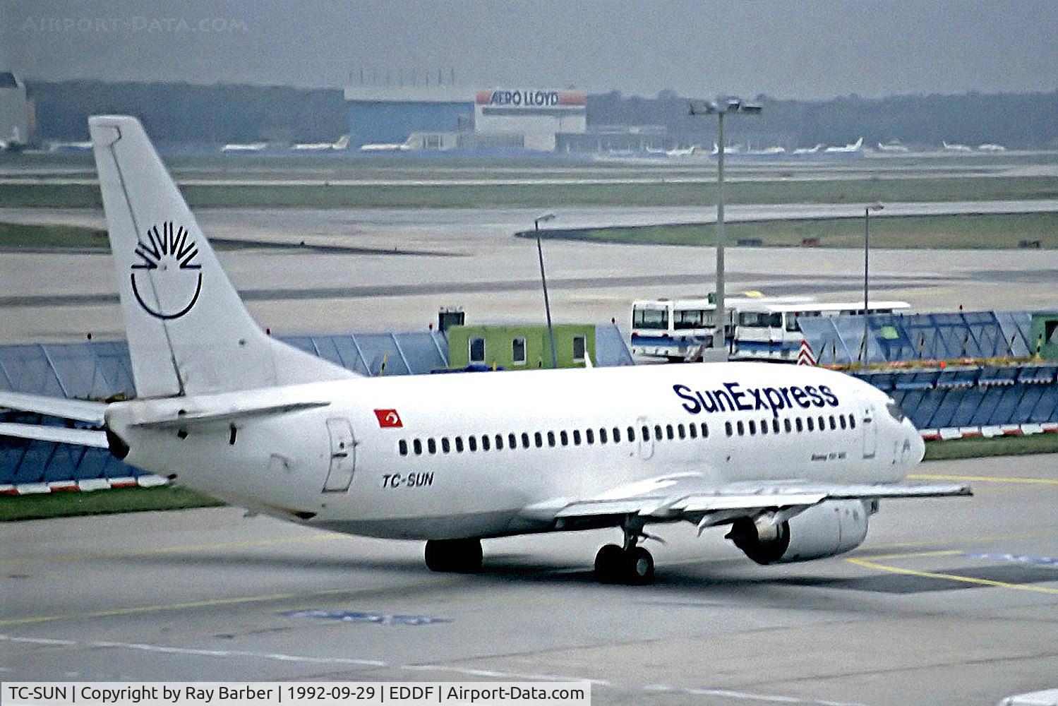 TC-SUN, 1990 Boeing 737-3Y0 C/N 24676, TC-SUN   Boeing 737-3Y0 [24676] (SunExpress) Frankfurt Int'l 29/09/1992