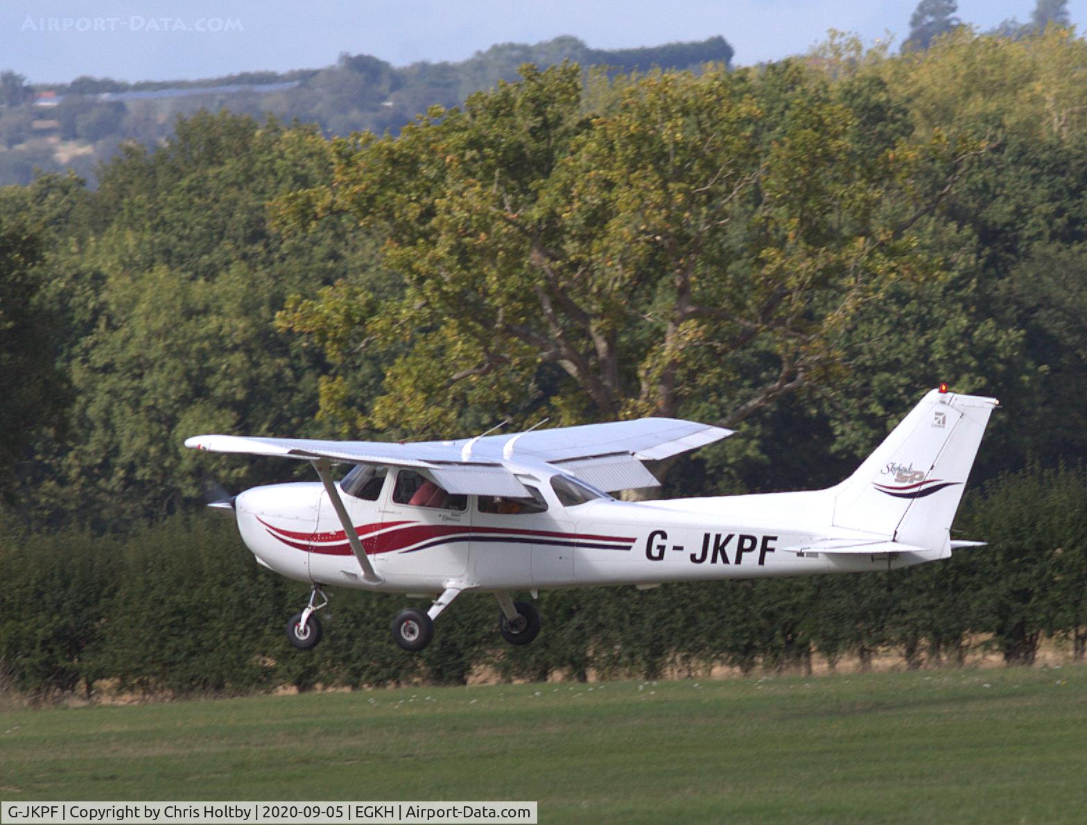 G-JKPF, 1999 Cessna 172S Skyhawk SP C/N 172S8294, Taking off from Headcorn, Kent