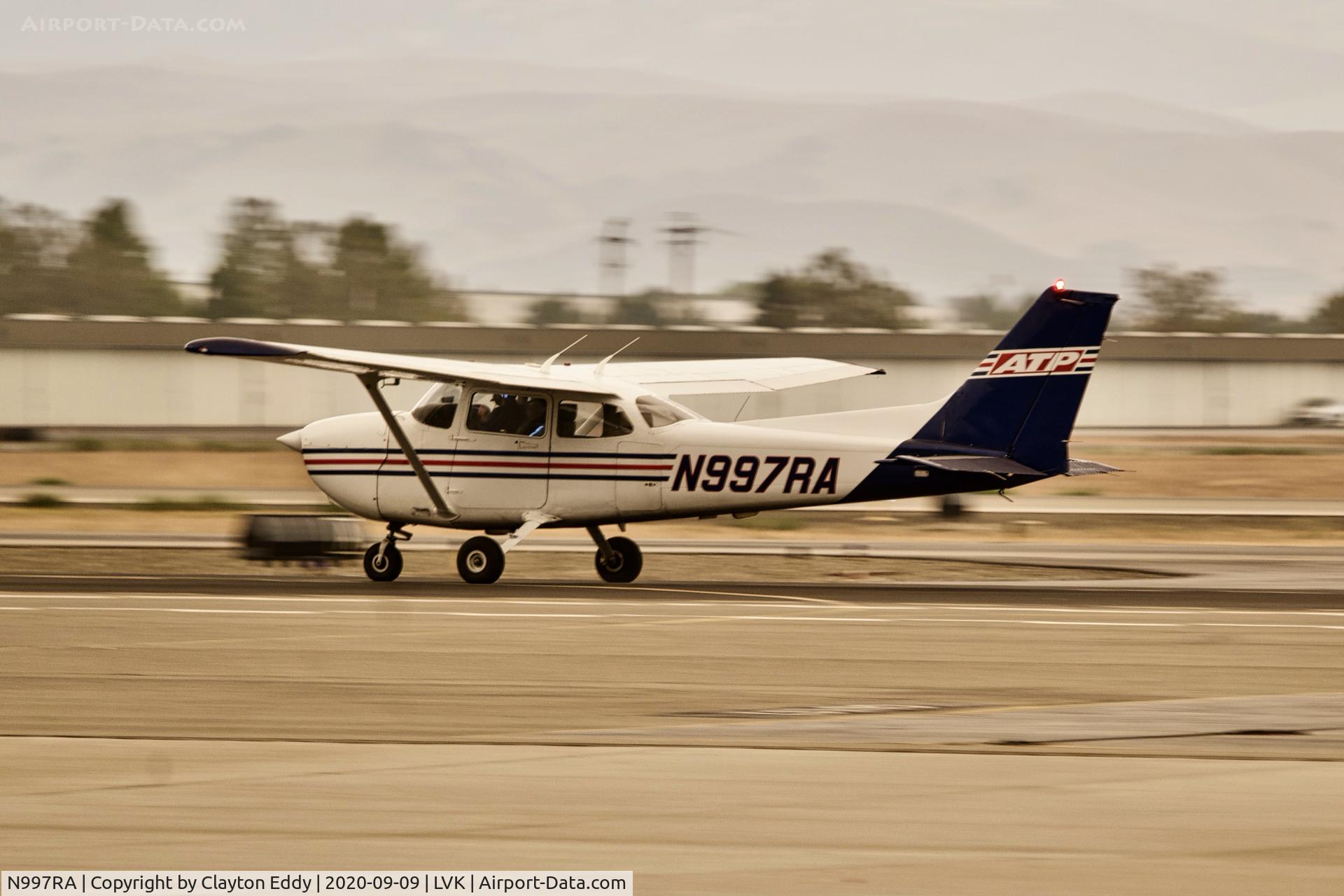 N997RA, 1997 Cessna 172R C/N 17280028, Smokey day. Livermore airport California 2020.