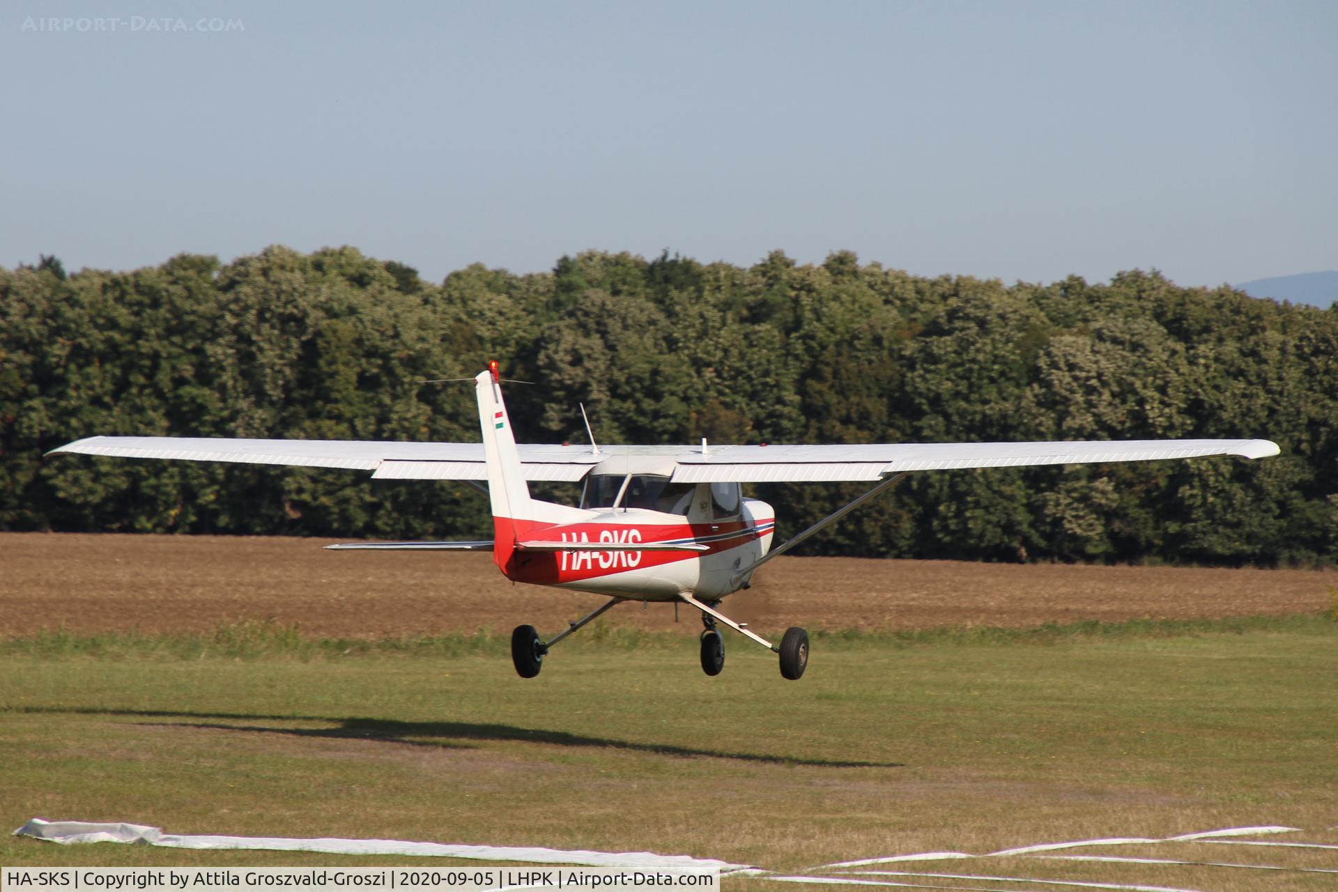 HA-SKS, 1984 Cessna 152 C/N 15285904, LHPK - Papkutapuszta Airfield, Hungary