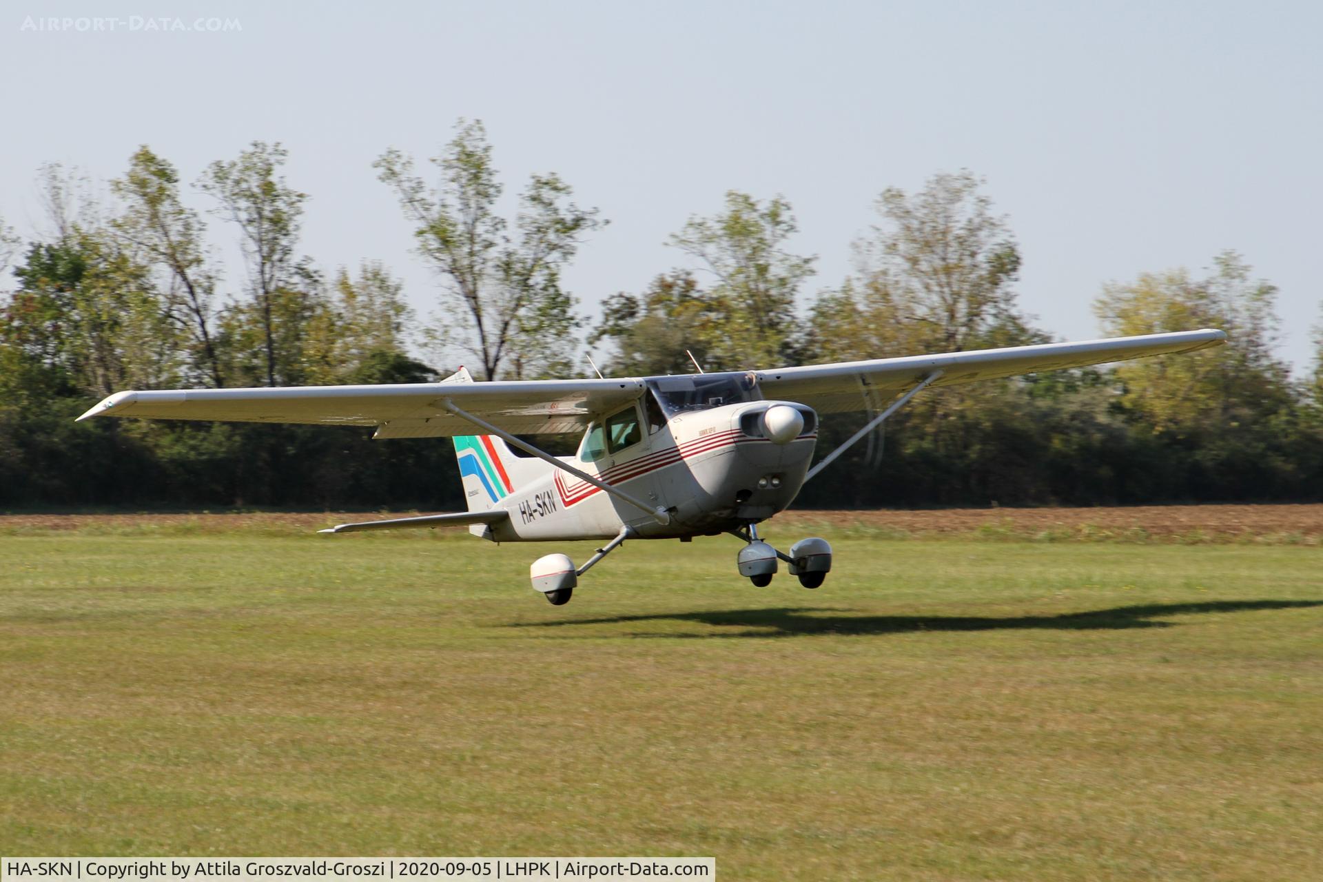 HA-SKN, 1977 Cessna R172K Hawk XP C/N R1722402, LHPK - Papkutapuszta Airfield, Hungary
