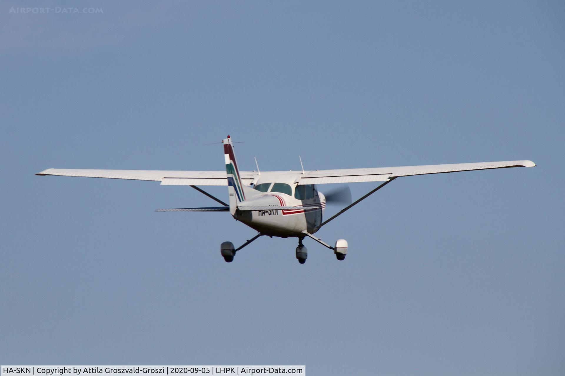 HA-SKN, 1977 Cessna R172K Hawk XP C/N R1722402, LHPK - Papkutapuszta Airfield, Hungary