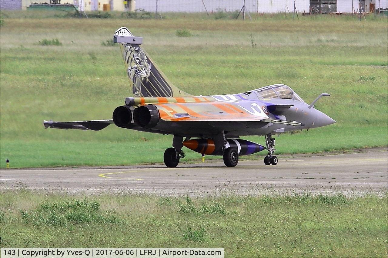 143, 2013 Dassault Rafale C C/N 143, Dassault Rafale C, Taxiing to flight line, Landivisiau Naval Air Base (LFRJ) Tiger Meet 2017