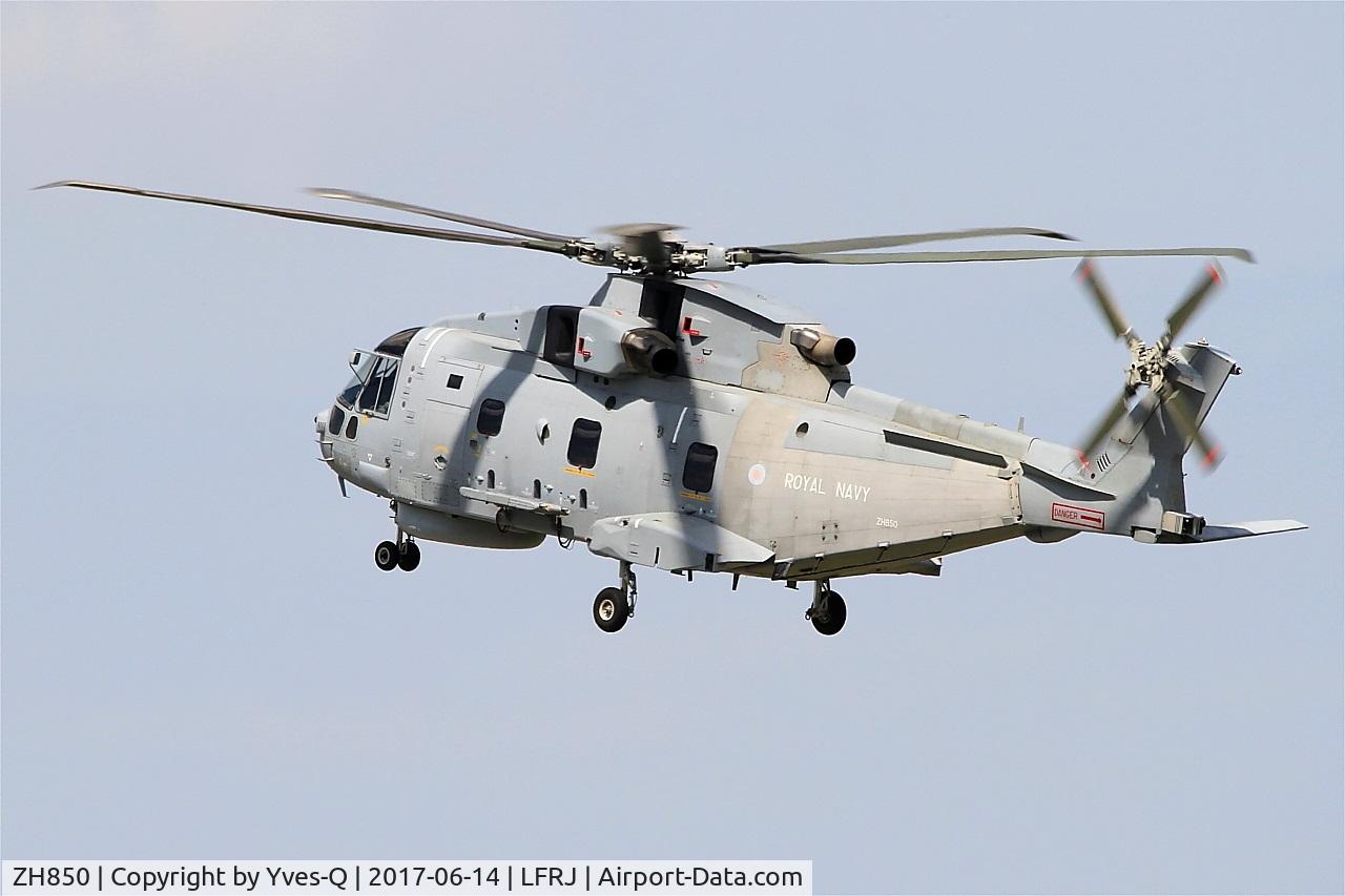 ZH850, 2000 AgustaWestland EH-101 Merlin HM.2 C/N 50125, AgustaWestland EH-101 Merlin HM.2, Landing, Landivisiau Naval Air Base (LFRJ) Tiger Meet 2017