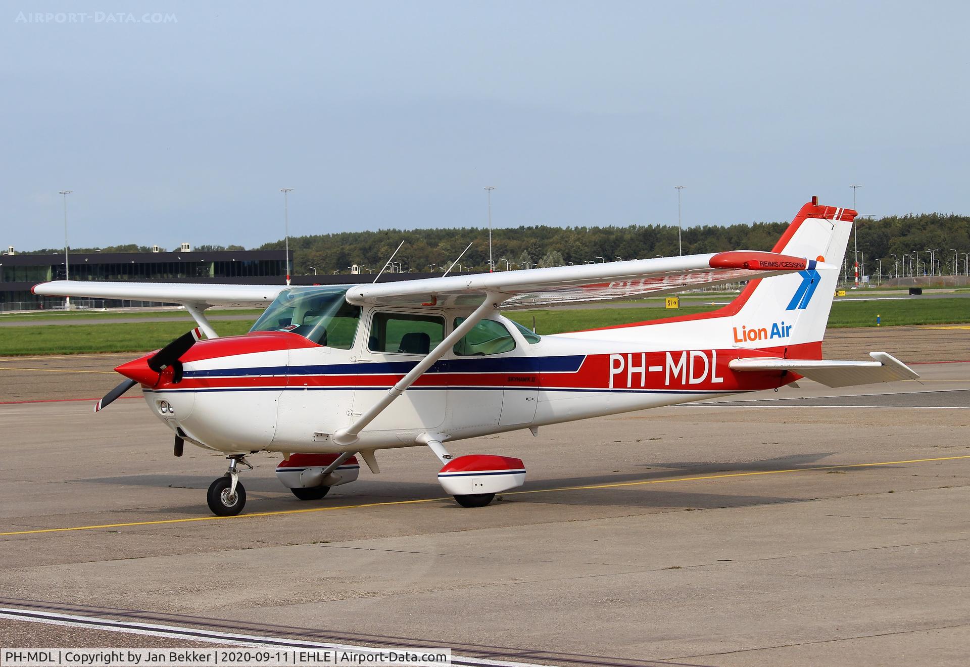 PH-MDL, 1980 Cessna 172N C/N F17202024, Lelystad Airport