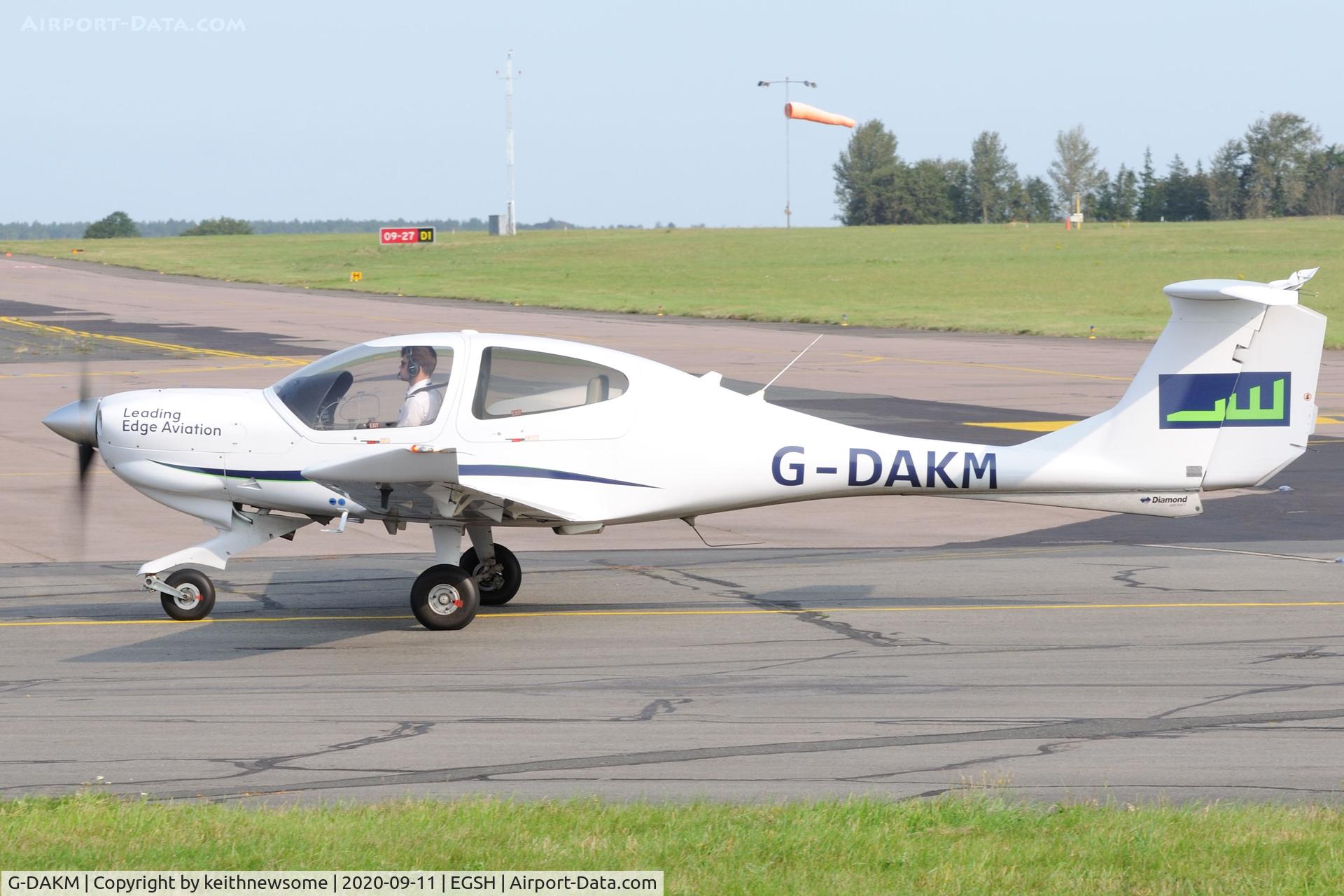 G-DAKM, 2006 Diamond DA-40D Diamond Star C/N D4.222, Arriving at Norwich.