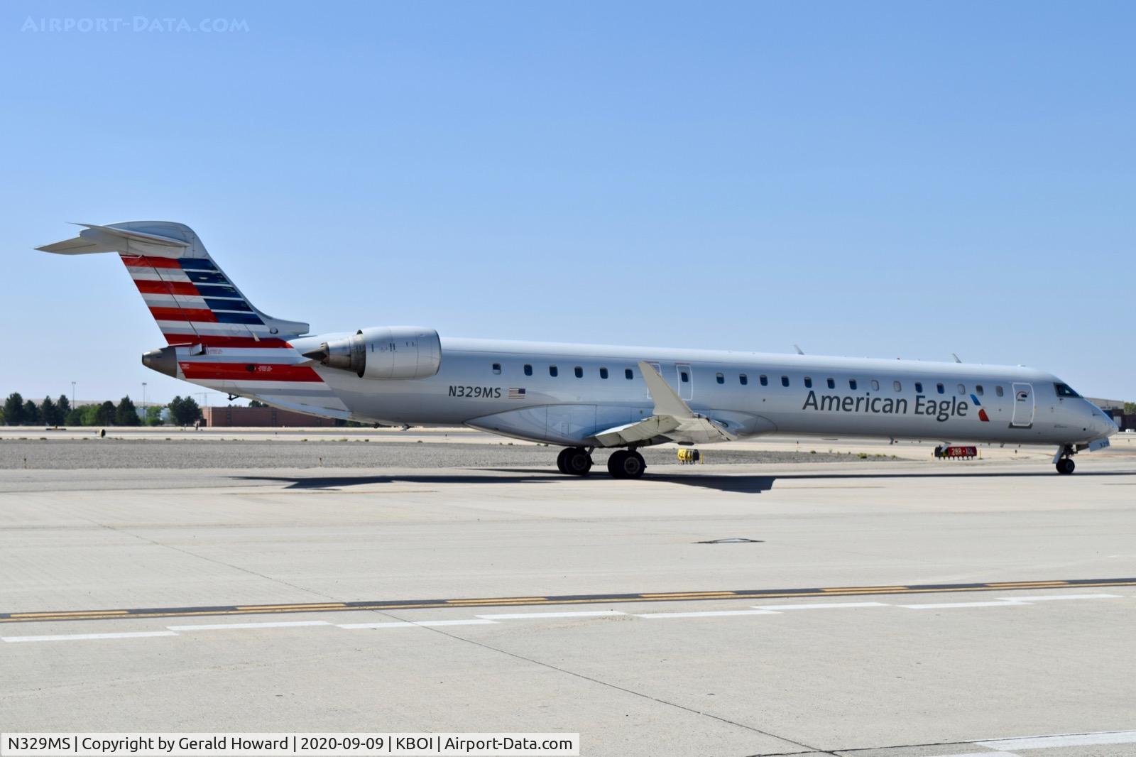 N329MS, 2008 Bombardier CRJ-900ER NG (CL-600-2D24) C/N 15126, Taxiing on Alpha.