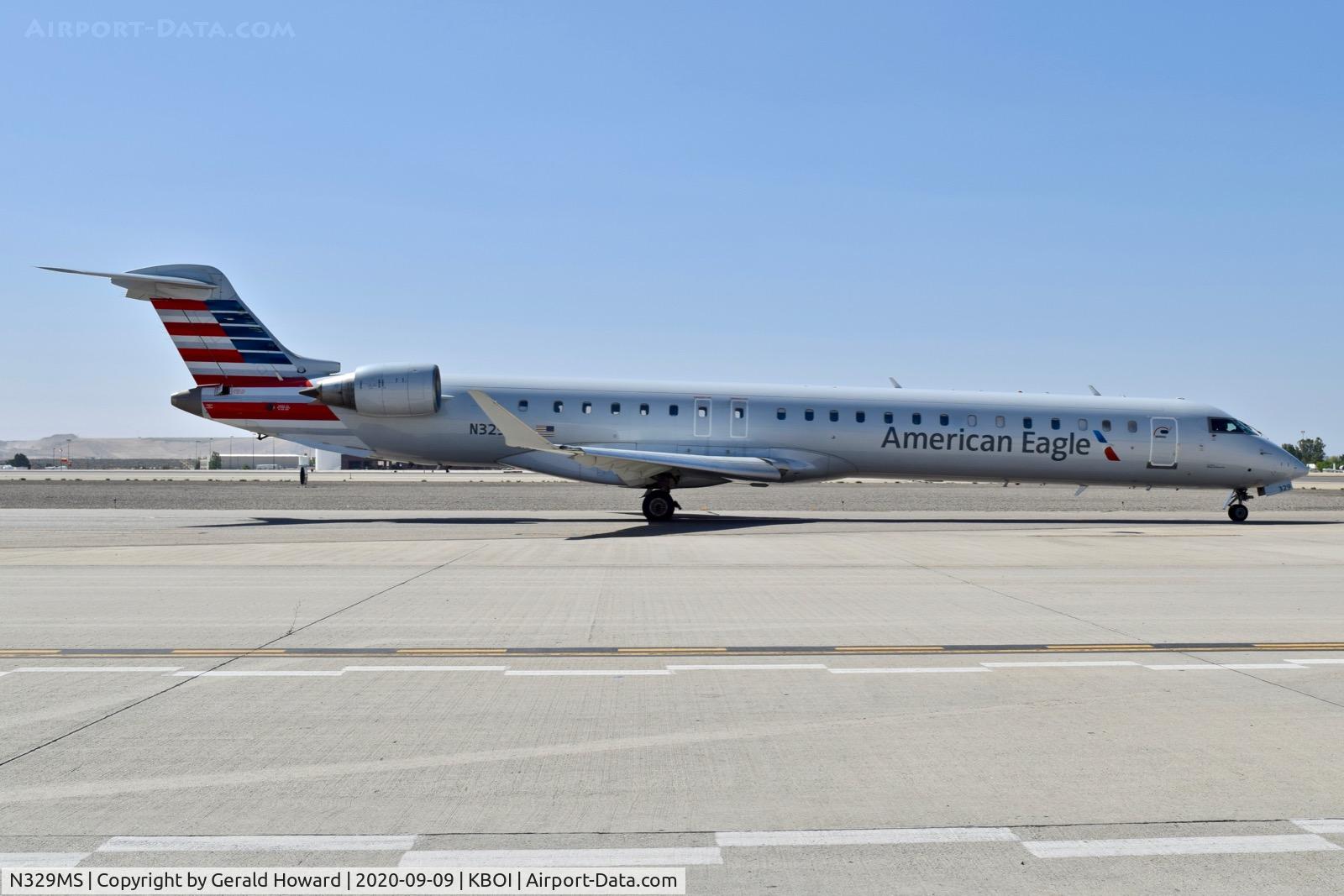 N329MS, 2008 Bombardier CRJ-900ER NG (CL-600-2D24) C/N 15126, Taxiing on Alpha.