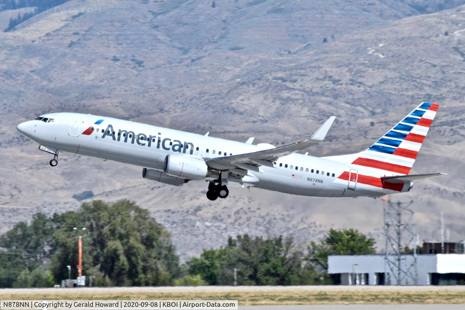N878NN, 2011 Boeing 737-823 C/N 40768, Take off from 28R.