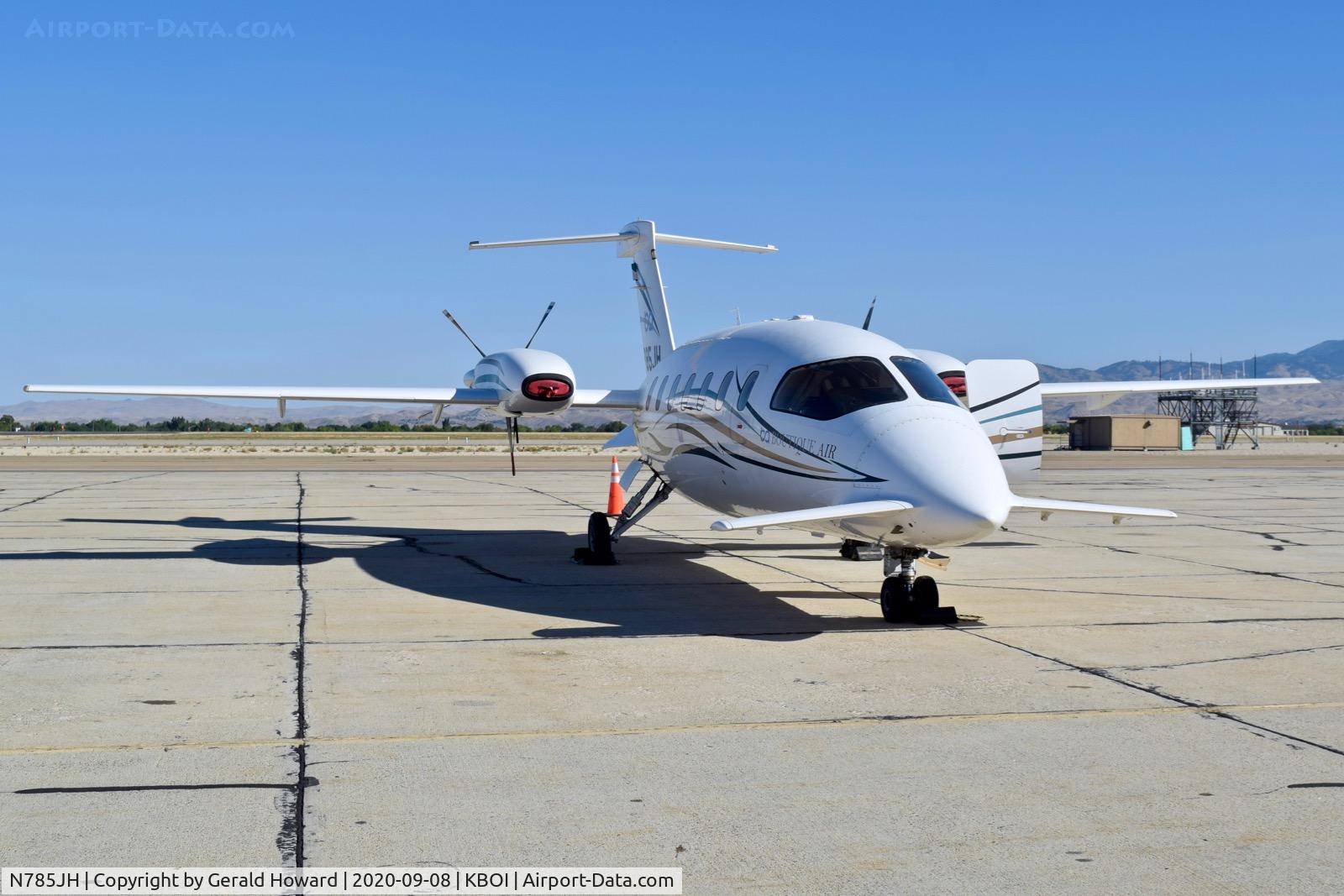 N785JH, 2001 Piaggio P-180 C/N 1036, Parked on the south GA ramp.