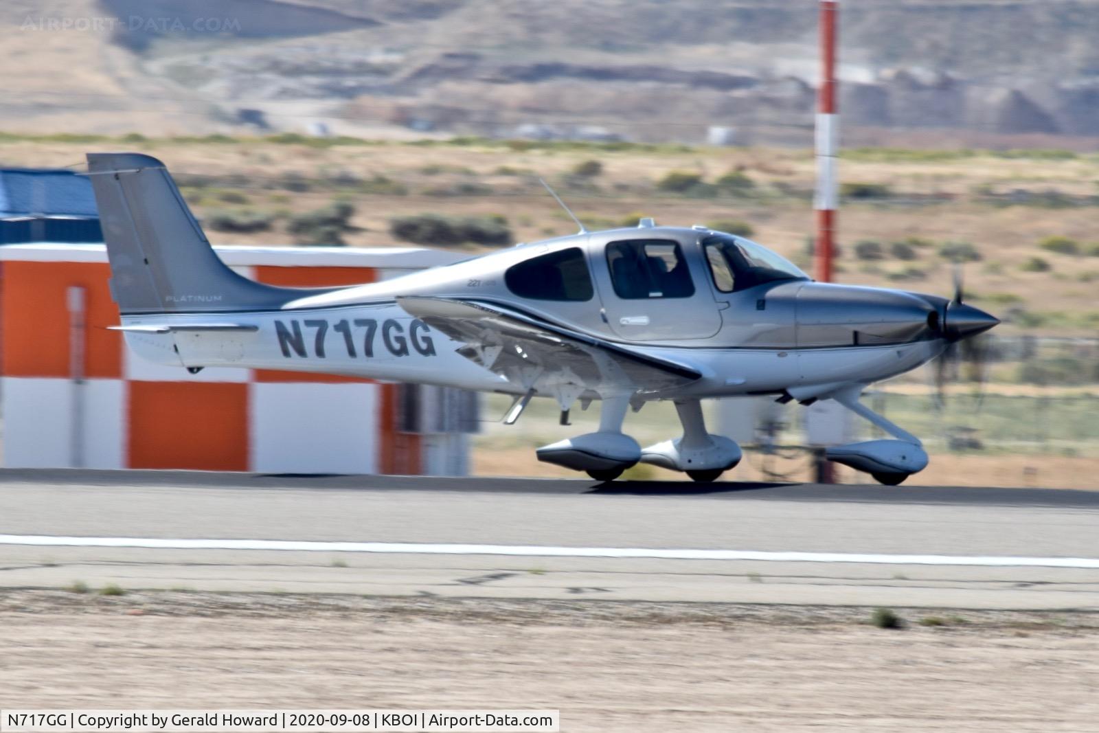 N717GG, Cirrus SR22T C/N 1817, Take off run on 28R.