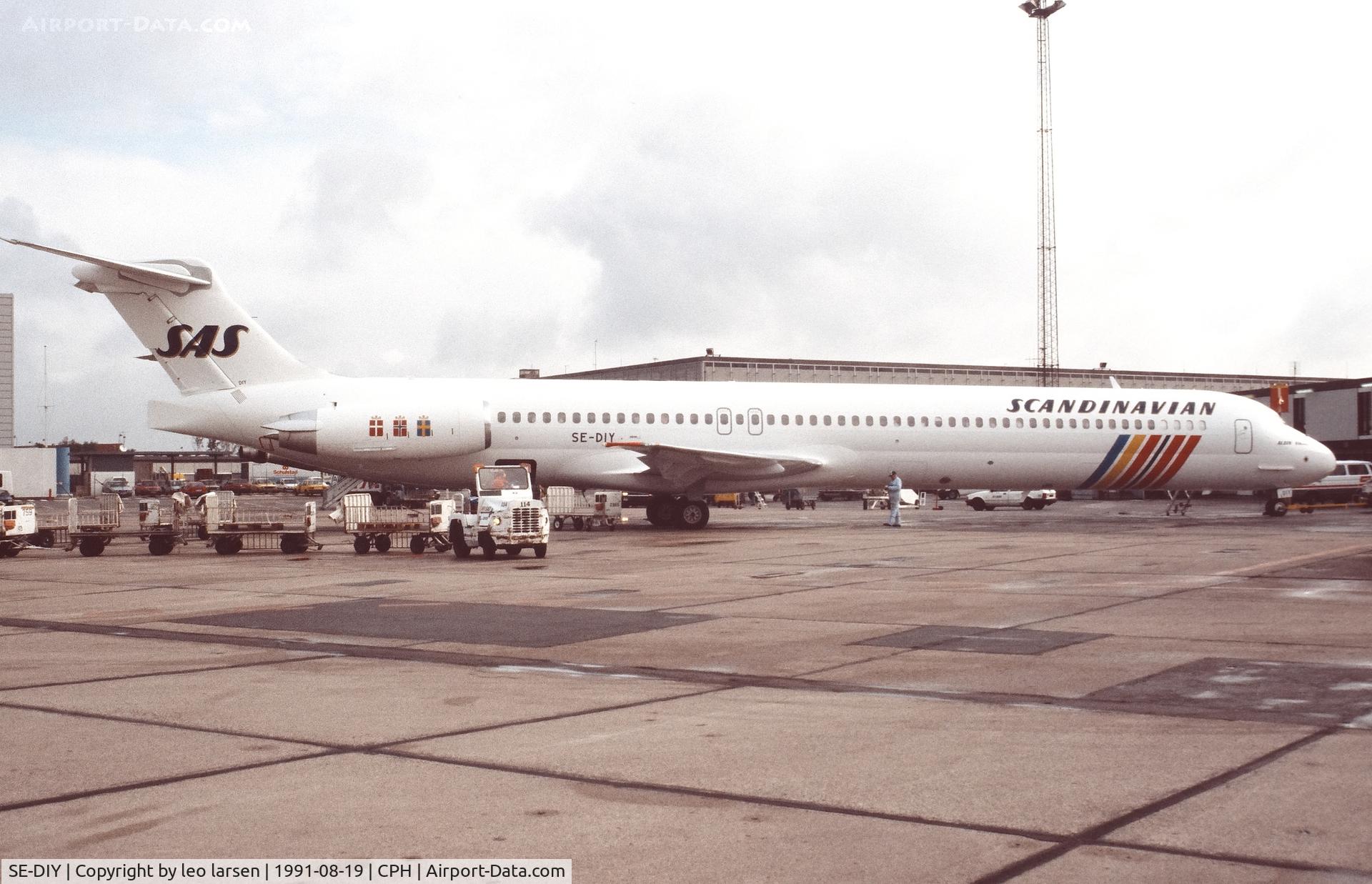 SE-DIY, 1991 McDonnell Douglas MD-81 C/N 53008, Copenhagen 19.8.1991