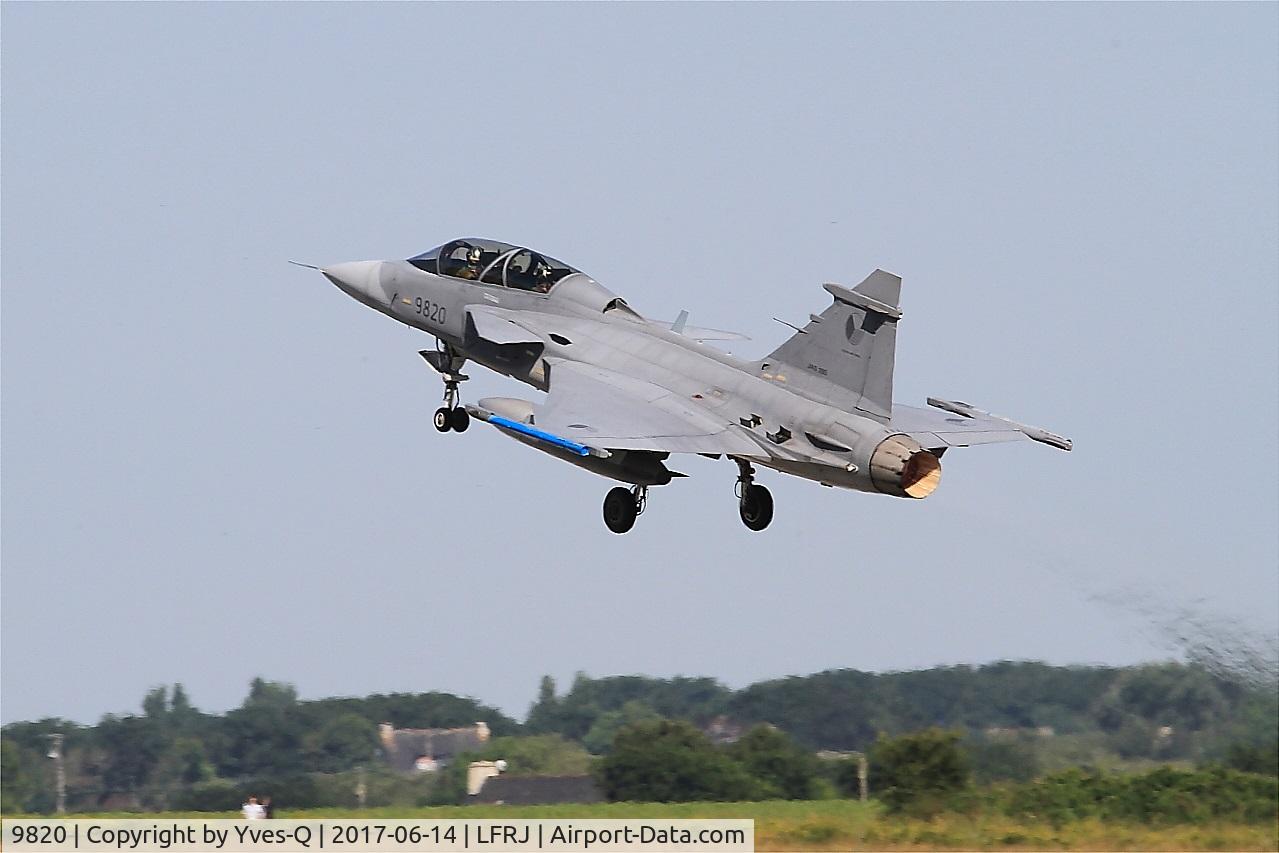 9820, 2005 Saab JAS-39D Gripen C/N 39820, Saab JAS-39D Gripen, Take off rwy 26, Landivisiau Naval Air Base (LFRJ) Tiger Meet 2017