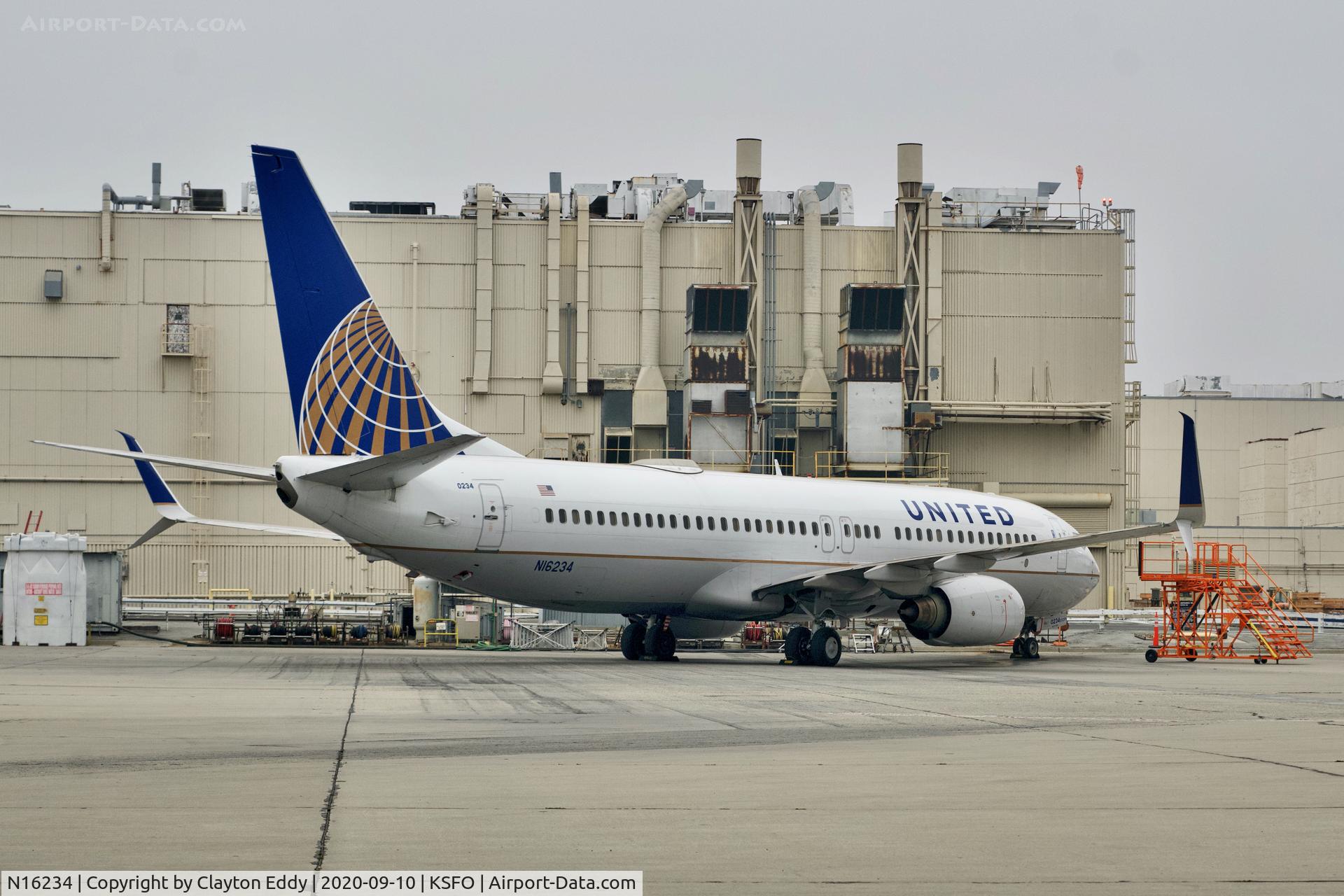 N16234, 1999 Boeing 737-824 C/N 28946, SFO 2020.