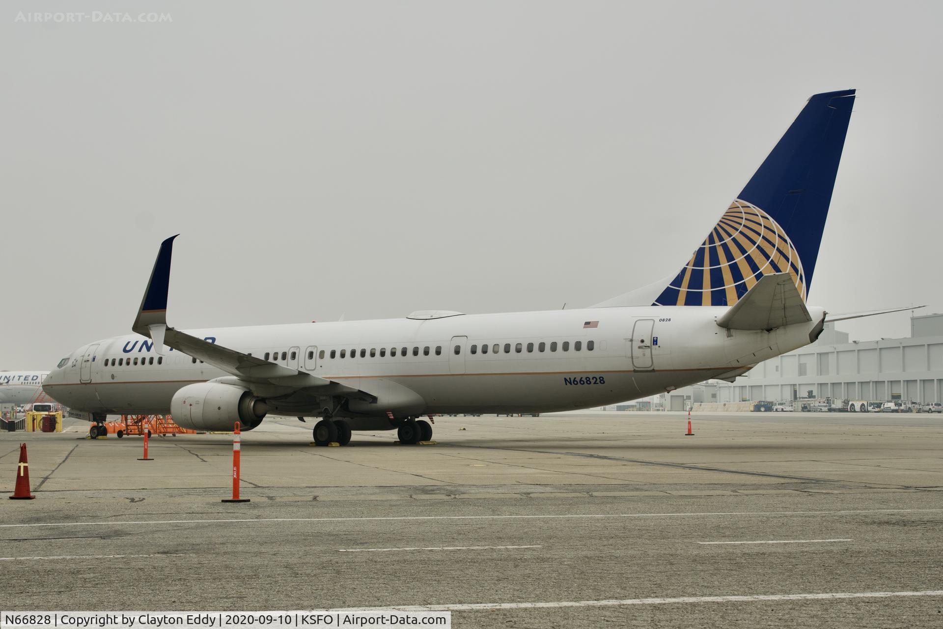 N66828, 2014 Boeing 737-924/ER C/N 44580, Smokey day SFO 2020.
