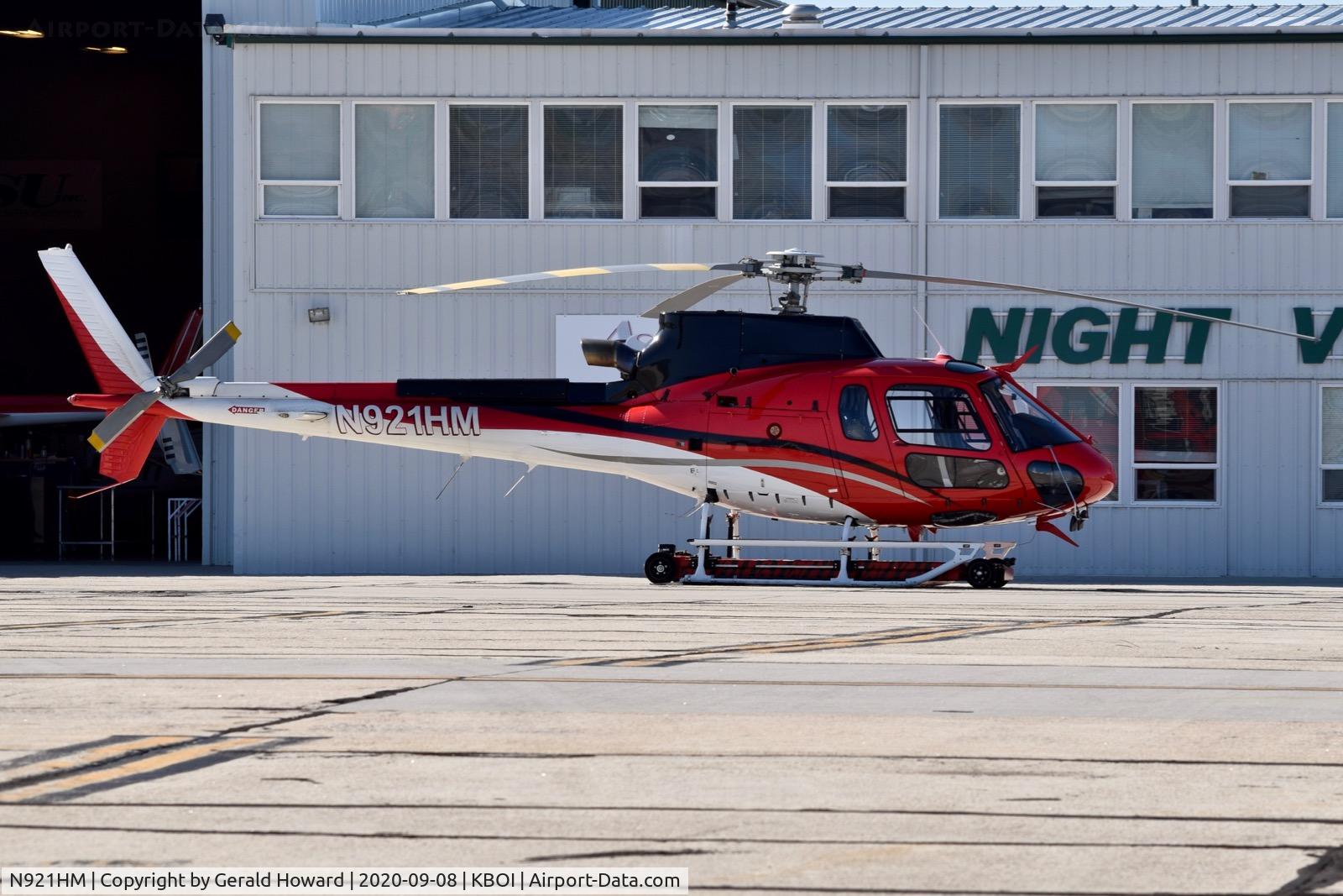 N921HM, 2015 Airbus Helicopters AS-350B-3 Ecureuil C/N 7981, Parked on south GA ramp.