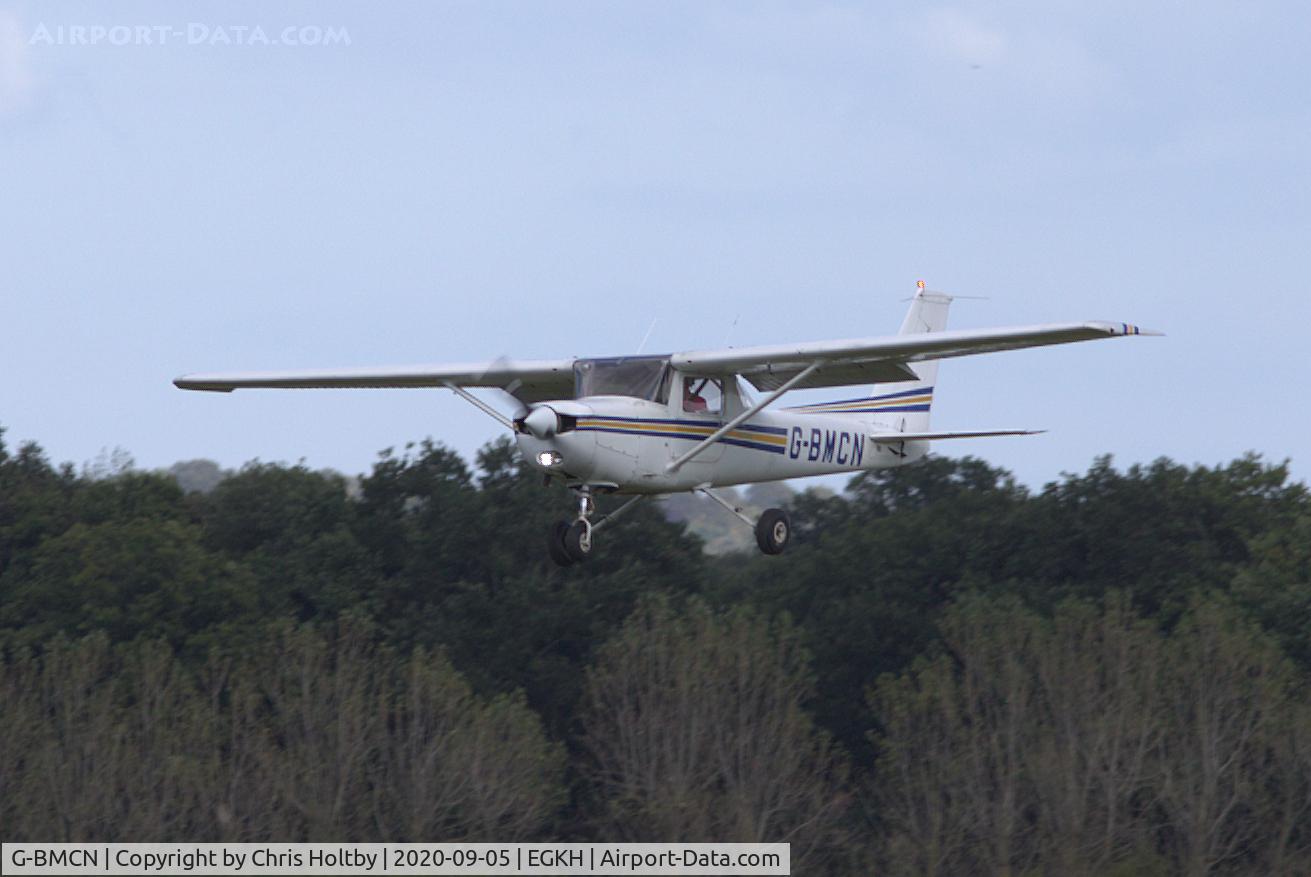 G-BMCN, 1978 Reims F152 C/N 1471, Landing at Headcorn Airfield, Kent