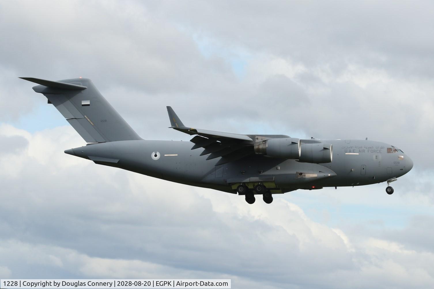 1228, 2012 Boeing C-17A Globemaster III C/N F-247, 1228 UAE AF on finals for runway 12 at Prestwick