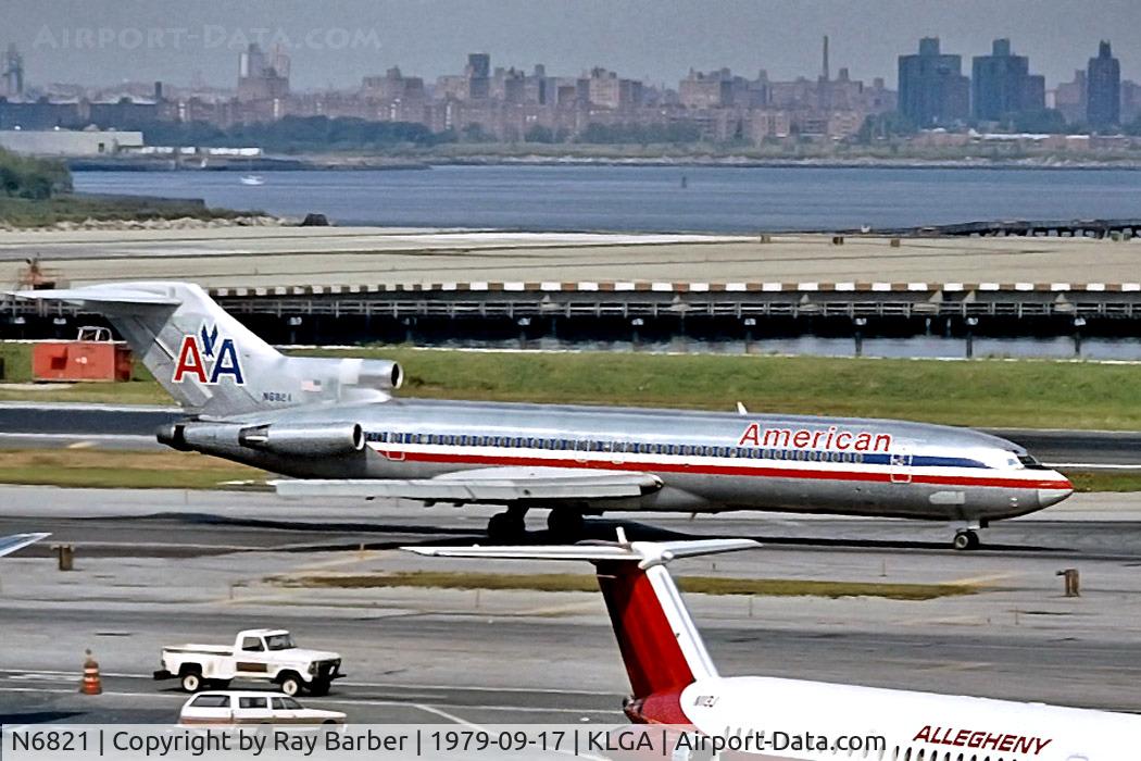 N6821, 1968 Boeing 727-223 C/N 19496, N6821   Boeing 727-223  [19496] (American Airlines) New York-La Guardia~N 17/09/1979