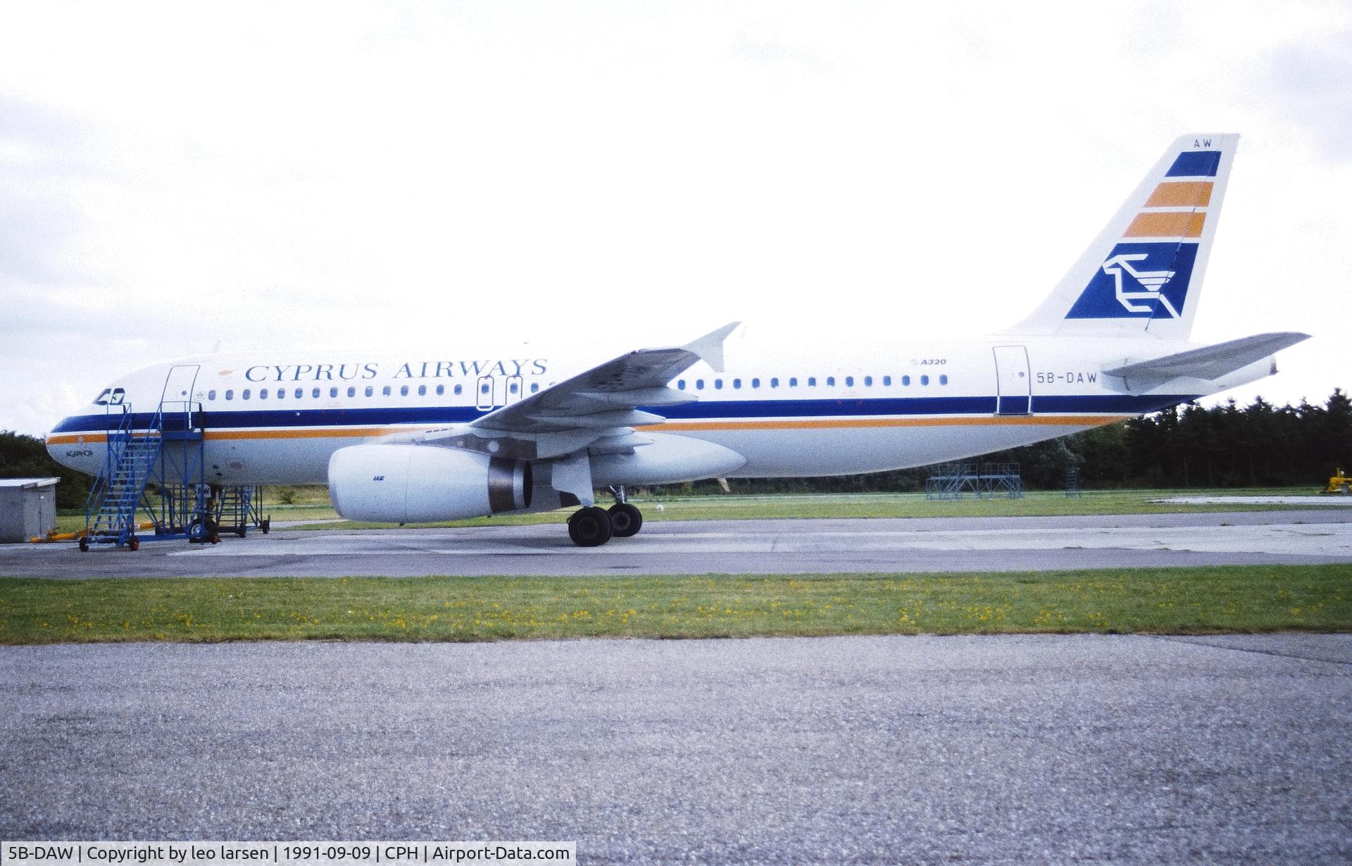 5B-DAW, 1989 Airbus A320-231 C/N 038, Copenhagen 9.9.1991