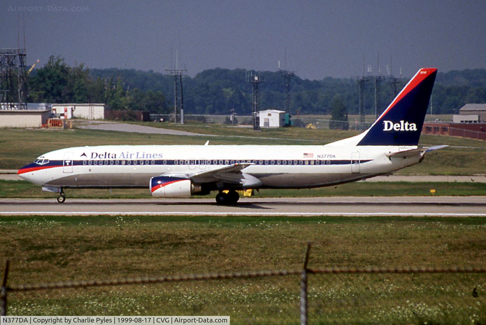 N377DA, 1999 Boeing 737-832 C/N 29625, Delta just got it