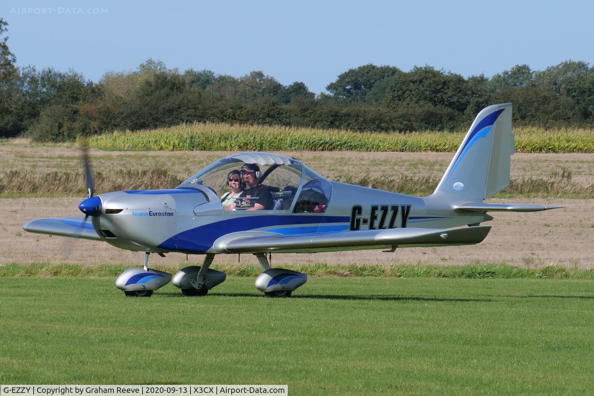 G-EZZY, 2007 Aerotechnik EV-97 Eurostar C/N PFA 315-14533, Just landed at Northrepps.