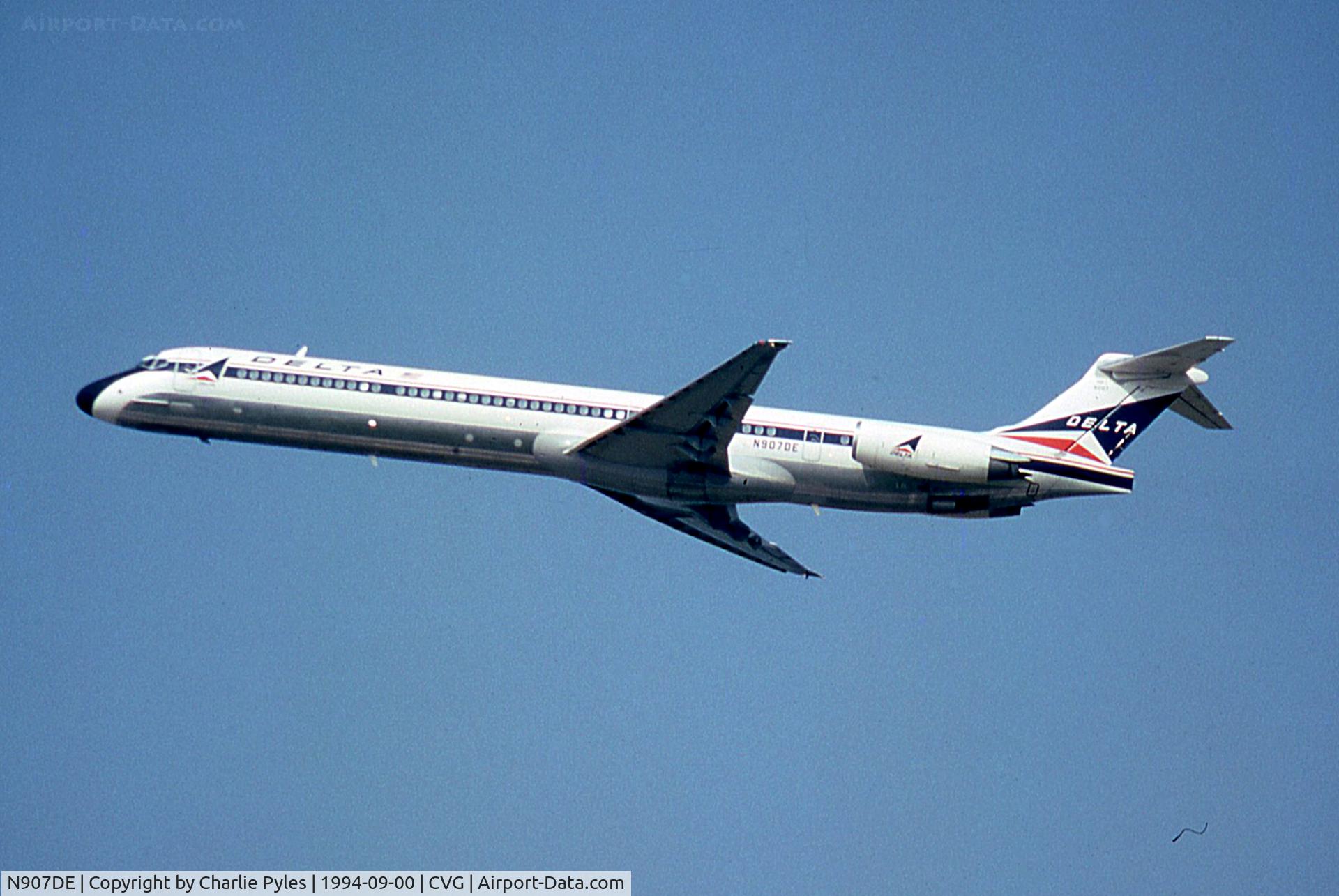 N907DE, 1992 McDonnell Douglas MD-88 C/N 53416, I can't believe all of these hasve gone away. This one was scrapped at BYH