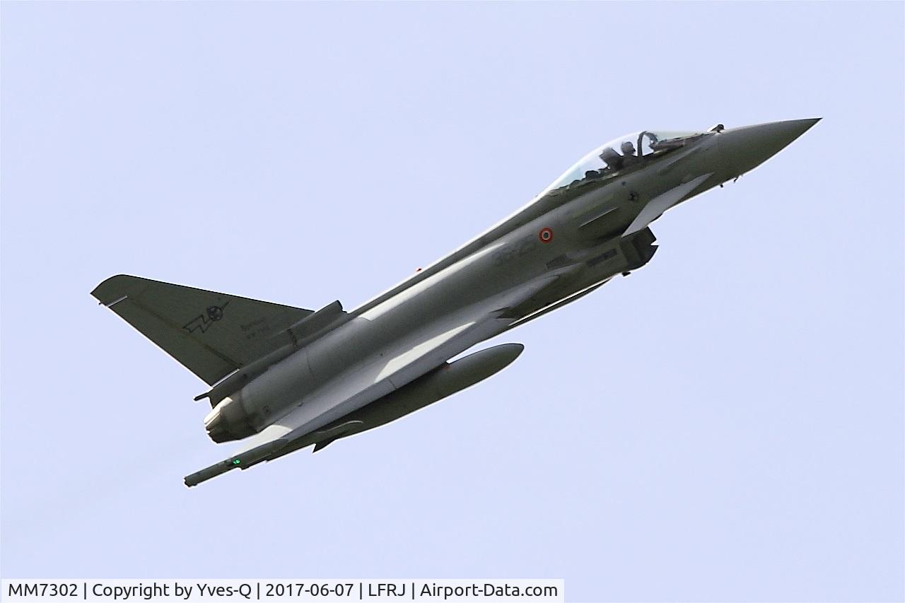 MM7302, Eurofighter EF-2000 Typhoon S C/N IS034, Eurofighter EF-2000 Typhoon S, Climbing from rwy 26, Landivisiau Naval Air Base (LFRJ) Tiger Meet 2017