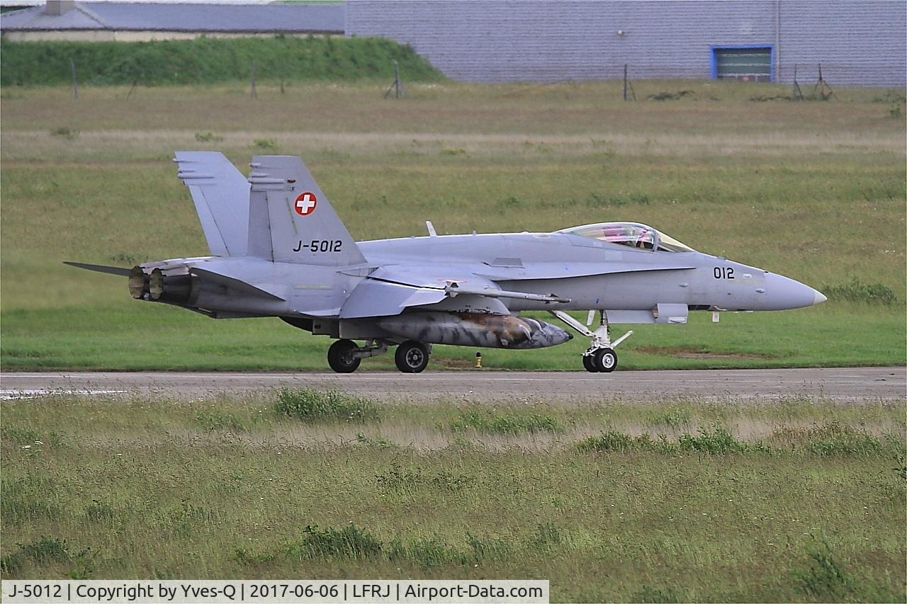 J-5012, McDonnell Douglas F/A-18C Hornet C/N 1352/SFC012, McDonnell Douglas FA-18C Hornet, Taxiing to flight line, Landivisiau Naval Air Base (LFRJ) Tiger Meet 2017