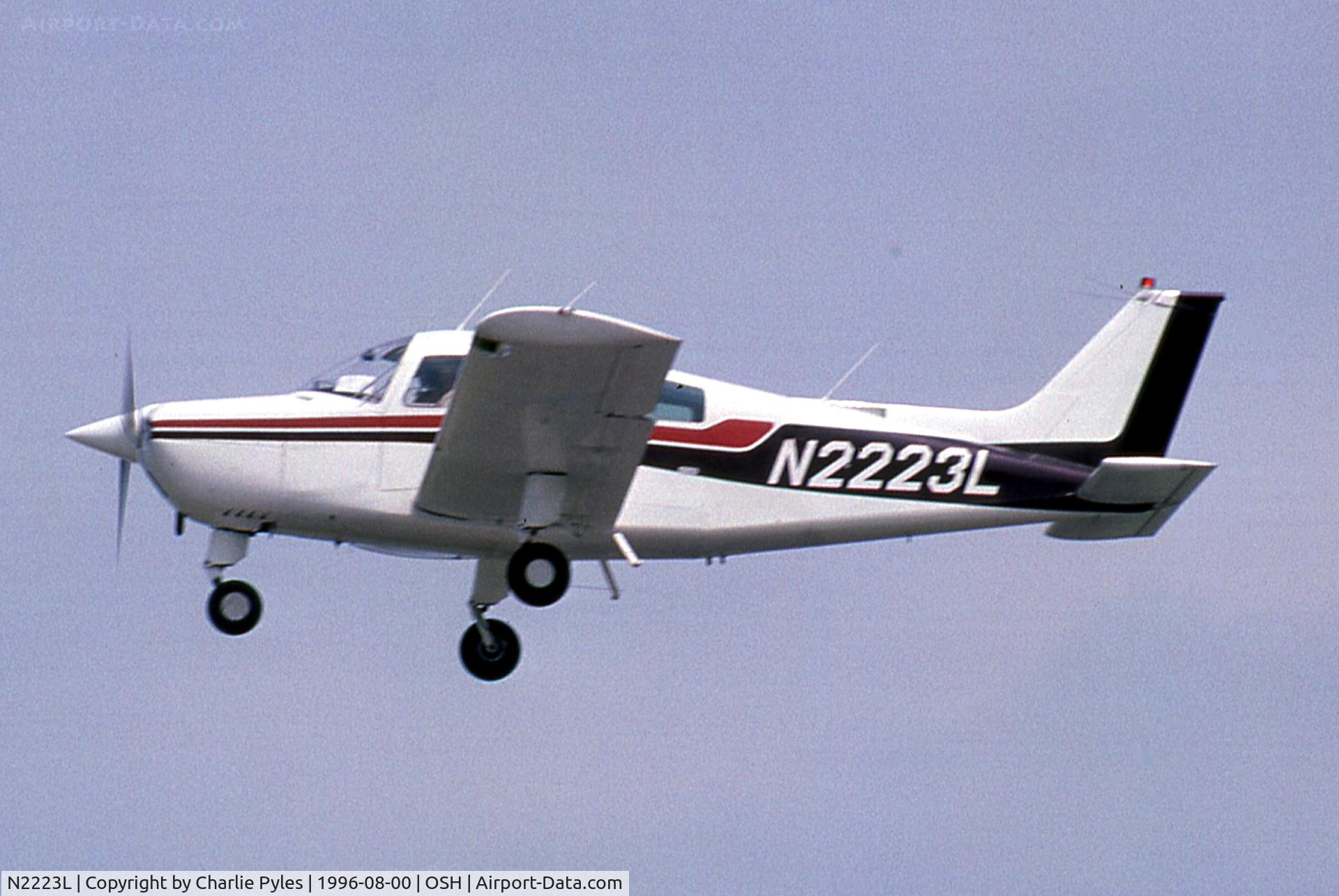 N2223L, 1976 Beech C23 Sundowner 180 C/N M-1881, Departing