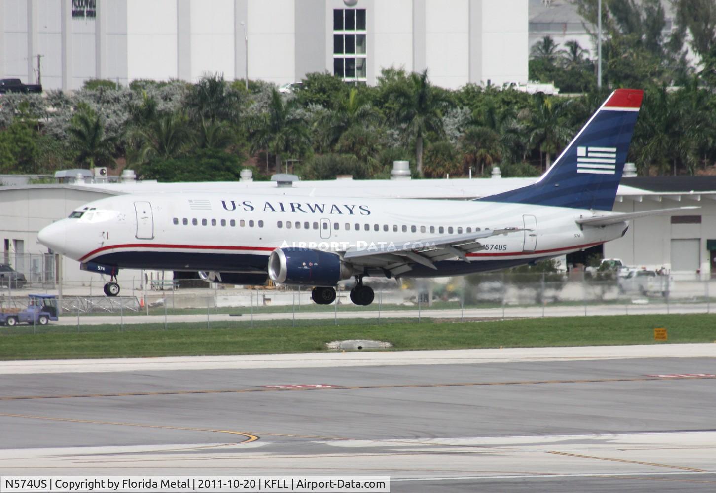 N574US, 1987 Boeing 737-301 C/N 23739, FLL 2011